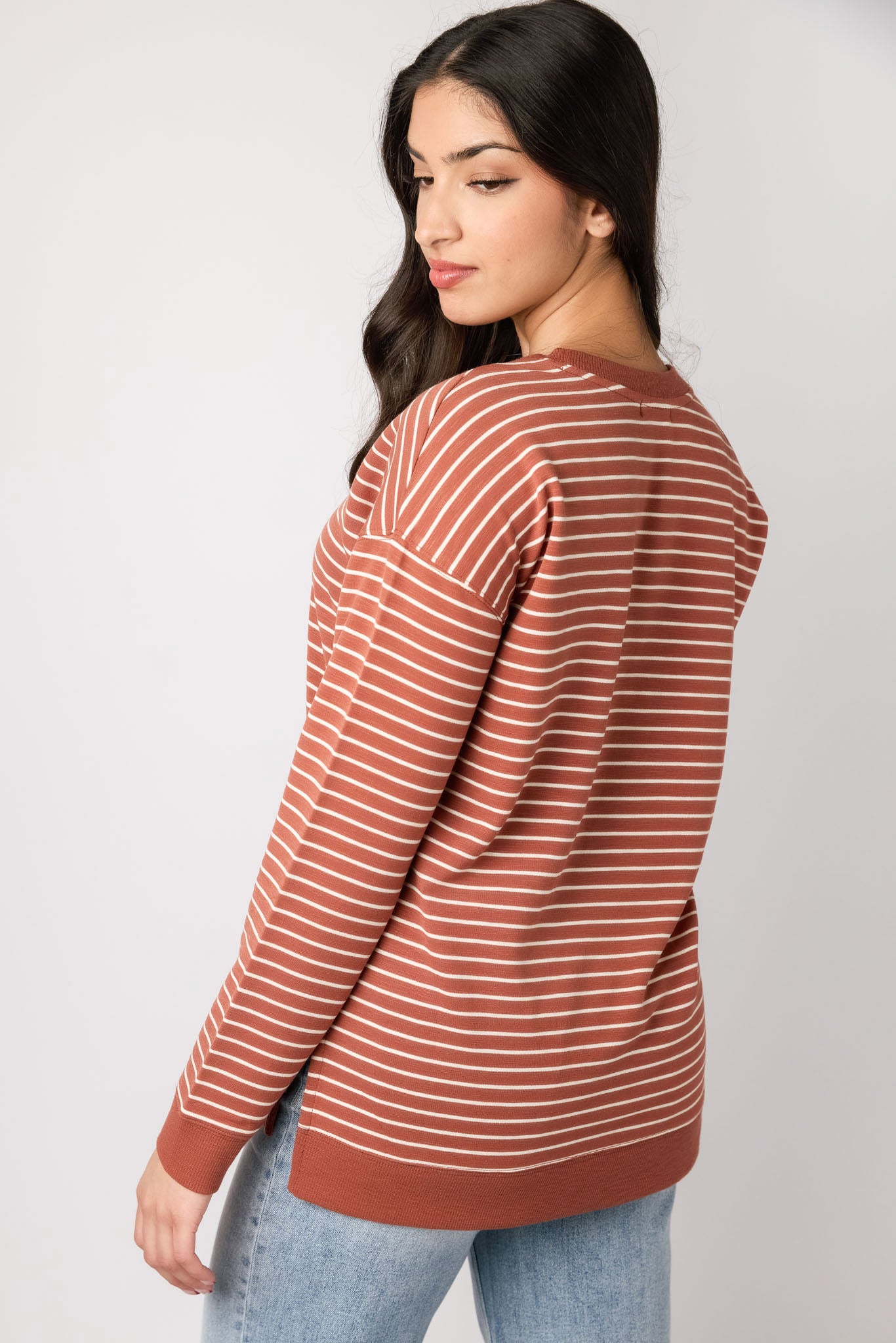 Cozy Fleece Long Sleeve Oversized Sweatshirt for Women - Soft Loungewear & Casual Winter Pullover - Perfect for Home, Travel and Outdoor Activities