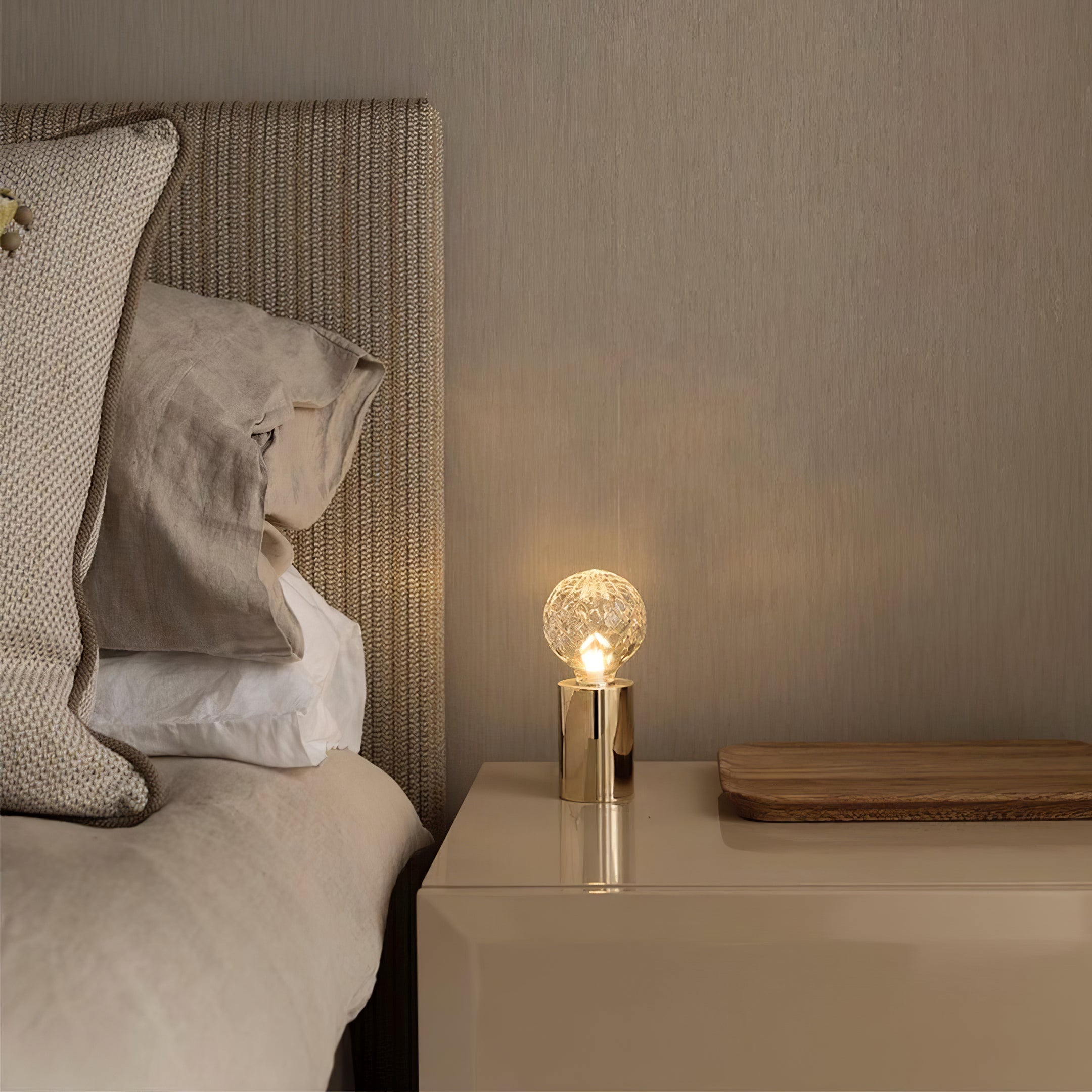 Elegant Crystal Bulb Table Lamp - Modern LED Bedside Light for Living Room, Bedroom, or Office Decor - Perfect for Reading, Relaxing, and Ambient Lighting