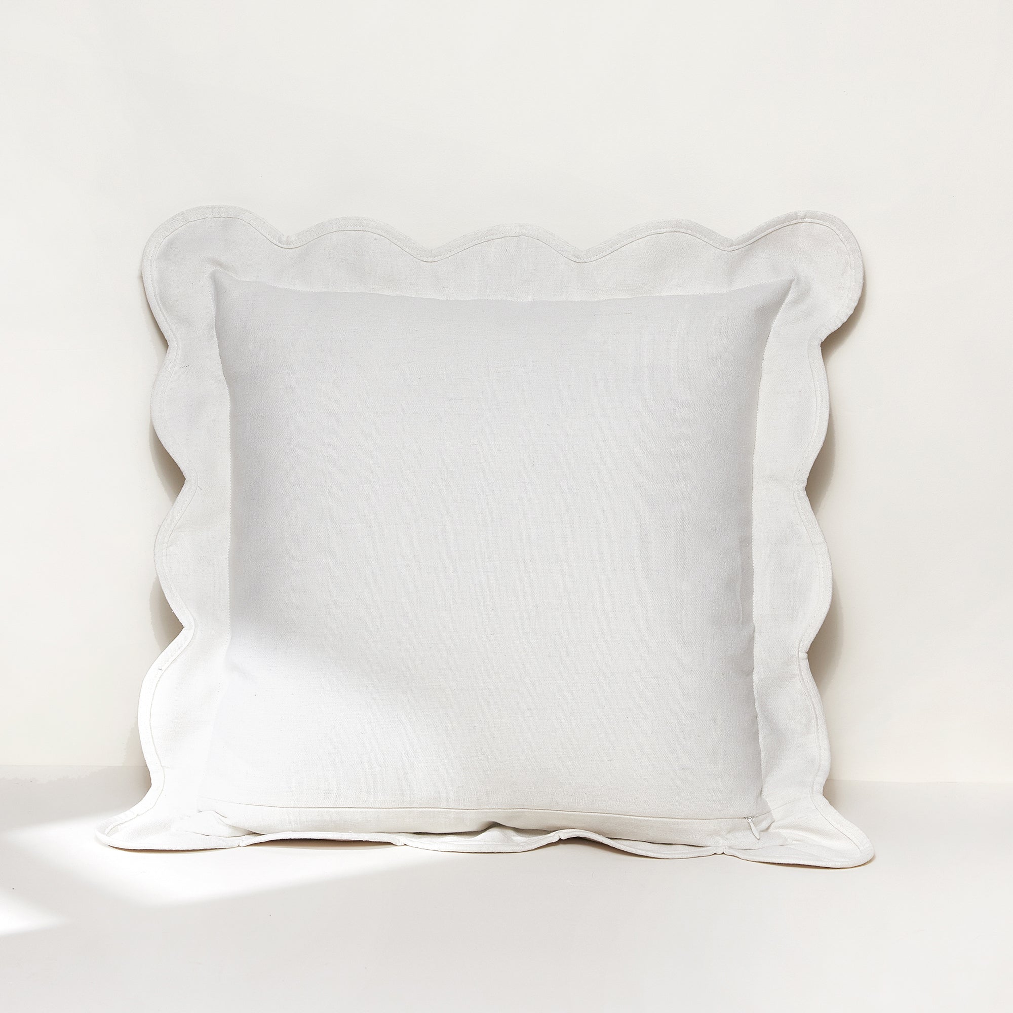 Coastal Chic Scalloped Edge Throw Pillow Cover - Decorative Cushion Case for Beach House, Boho Bedroom & Farmhouse Decor