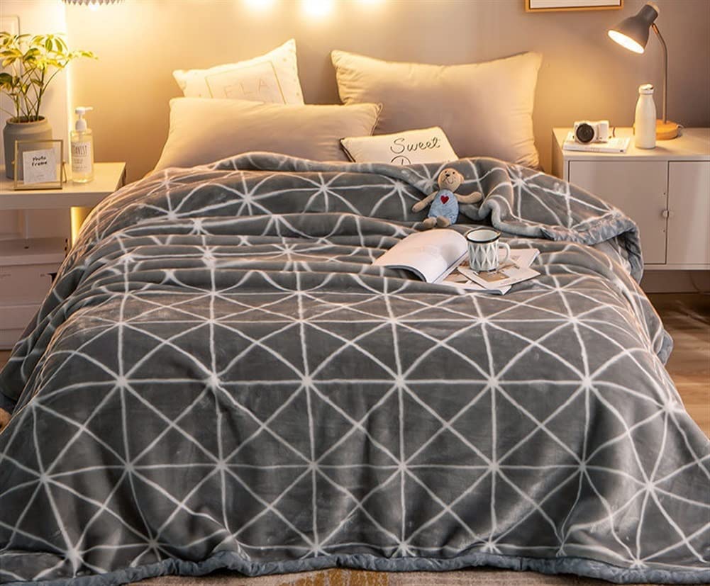 Soft Thick Fleece Blanket for Winter - Black & White Striped King Size (1.5M x 1.8M) - Warm Cozy Bedding for Cold Weather - Perfect for Beds, Couches, and Home Decor