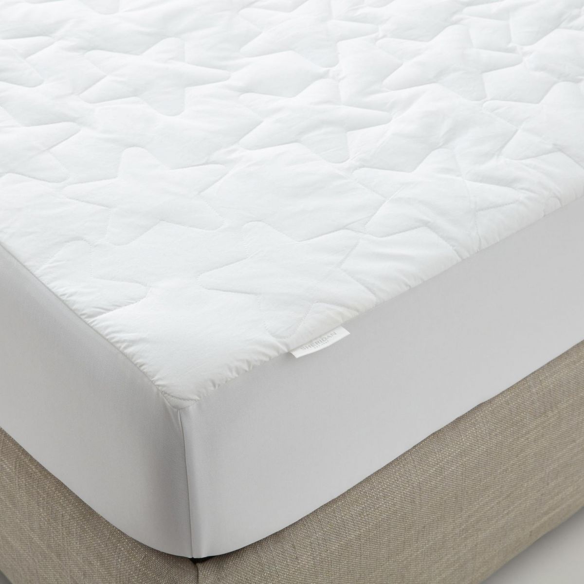 Sheridan Kids Soft Blend Mattress Protector - Waterproof, Breathable & Hypoallergenic Bedding Cover for Toddler & Children - Perfect for Daycare, Sleepovers & Allergy Protection