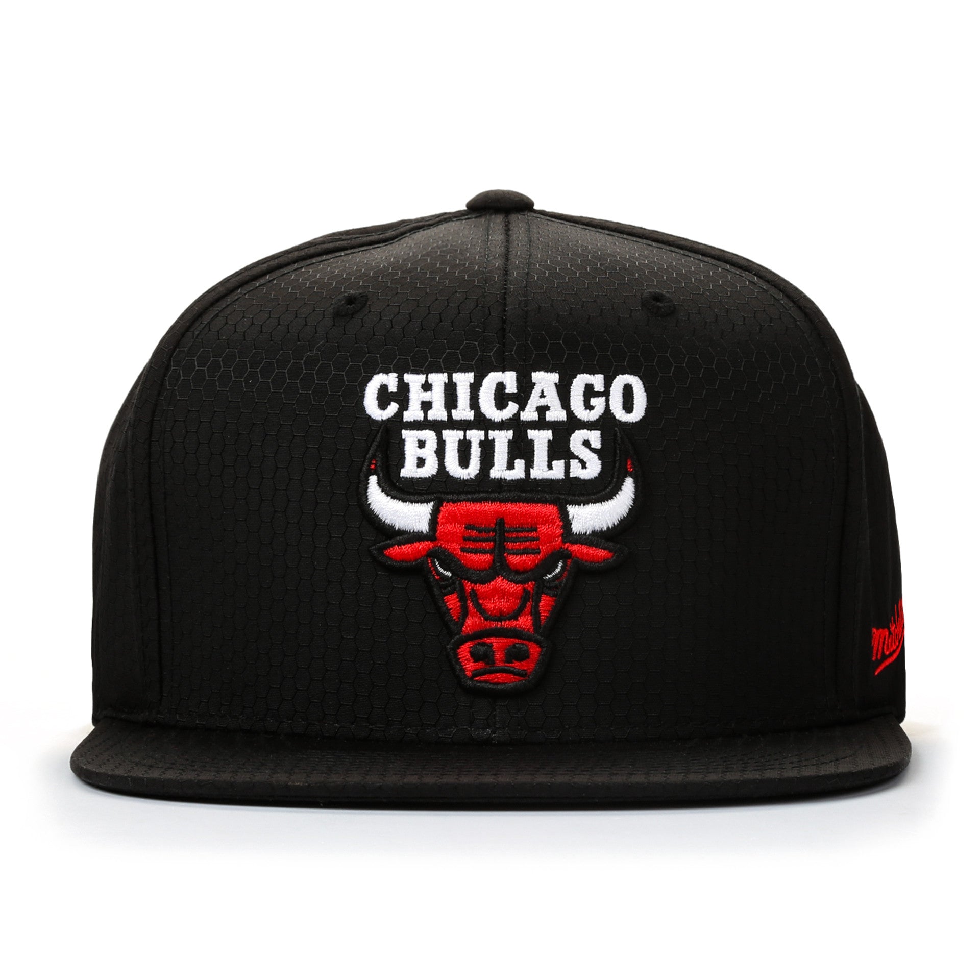 Mitchell & Ness Chicago Bulls Snapback Hat - Black | Vintage NBA Basketball Cap for Men & Women | Perfect for Sports Fans, Streetwear & Casual Outfits