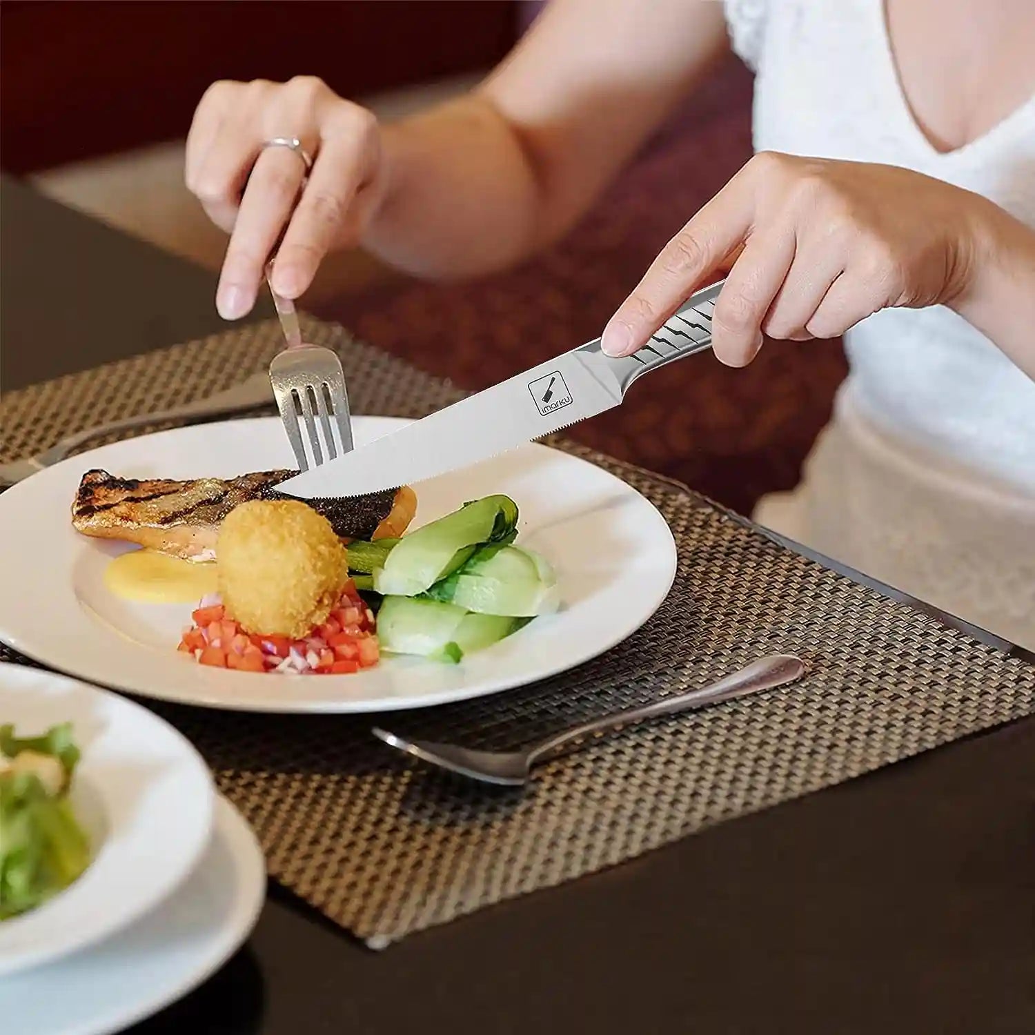 Premium Serrated Steak Knife Set - 4-Piece with Lightning Pattern Design for Effortless Cutting | Perfect for Steak Dinners, BBQ Parties & Fine Dining Experience