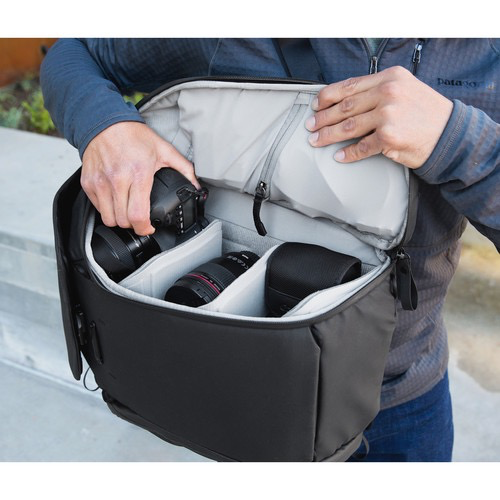 Peak Design Everyday Backpack 20L V2 - Waterproof Camera Backpack for Photographers & Travelers - Perfect for DSLR Gear, Laptops & Daily Commute - Black
