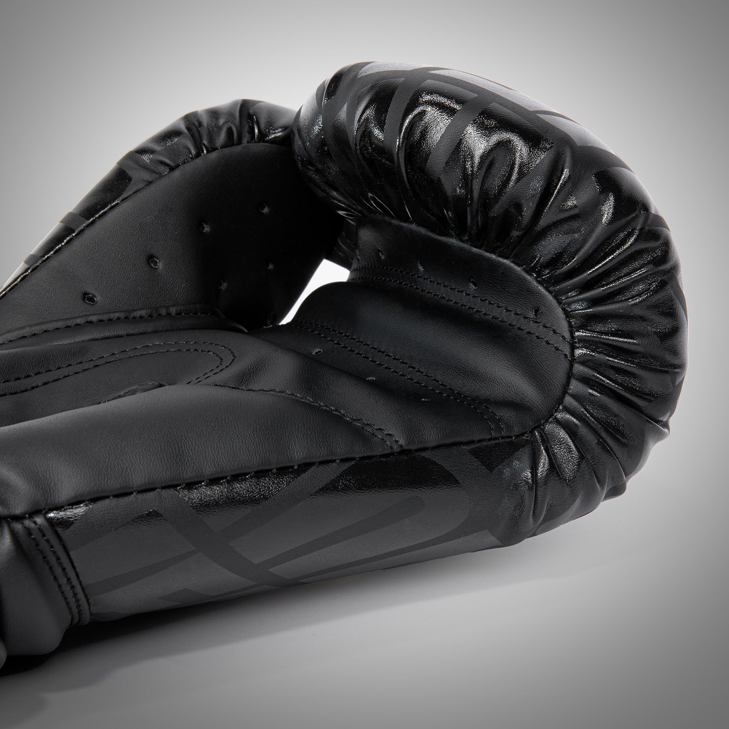 Venum Contender 1.5 XT Kids Boxing Gloves - Black & Gold Training Gloves for Youth MMA, Kickboxing & Martial Arts - Perfect for Boxing Classes, Fitness Training & Competition