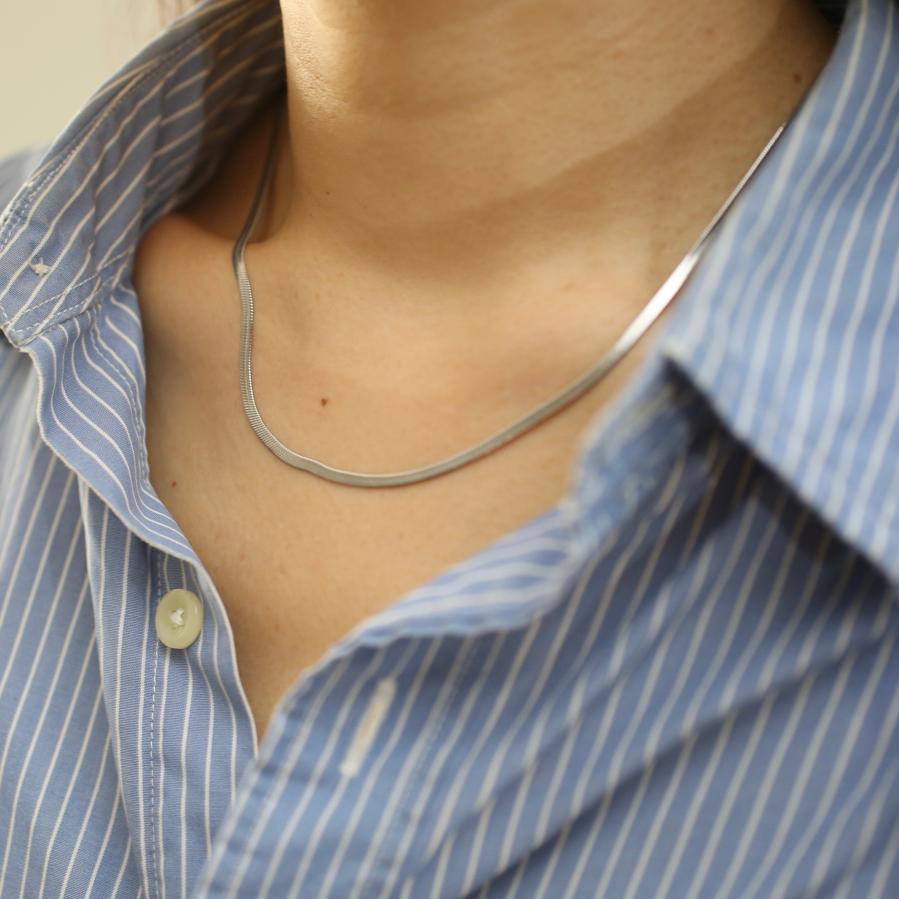 Elegant Snake Chain Necklace for Women - Dainty Gold & Silver Layering Jewelry - Perfect for Everyday Wear, Date Nights & Gifts
