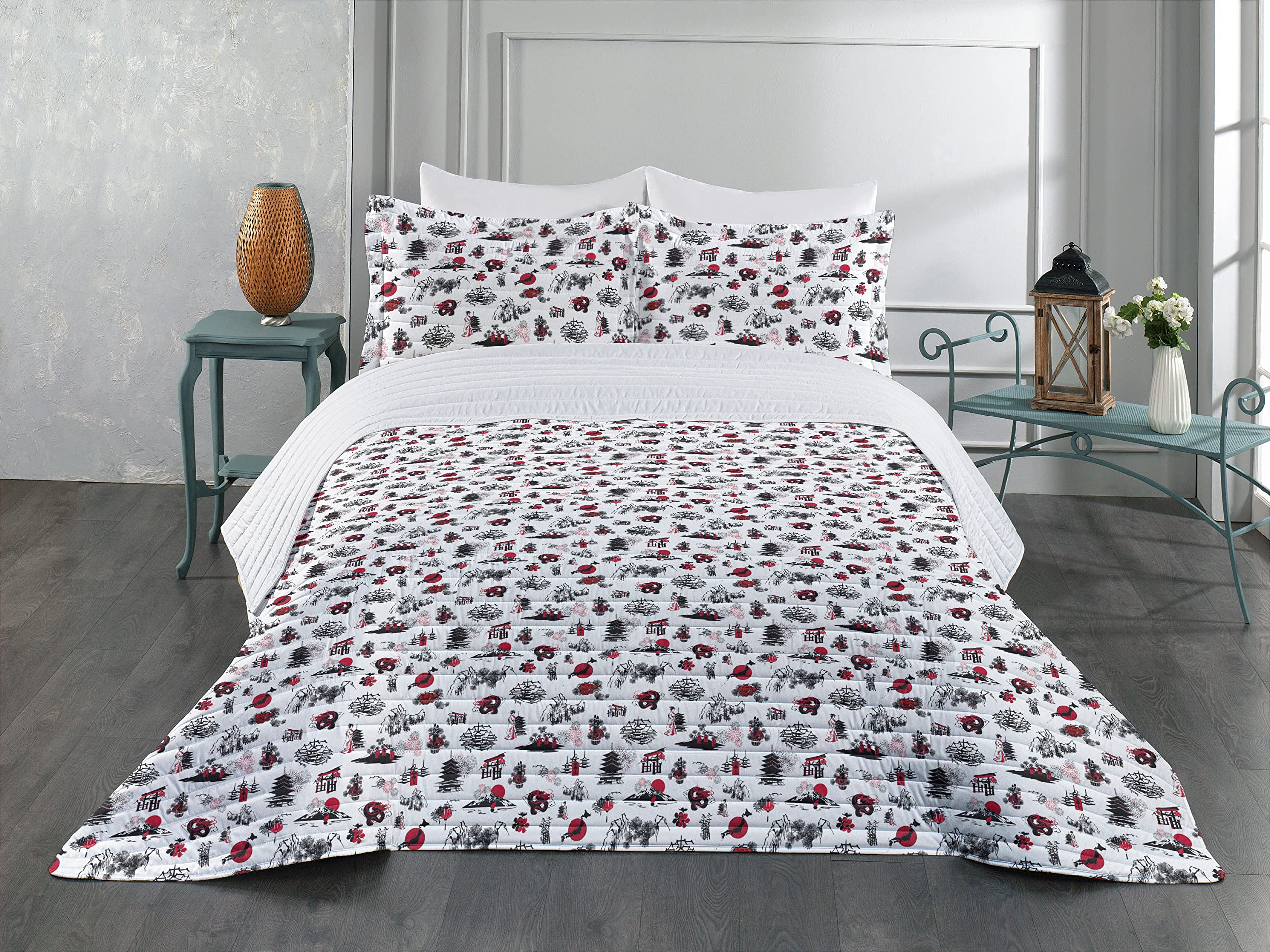 Lunarable East Microfiber Bedspread Set - Japanese New Year Sun Design, Soft Queen Size Comforter with Pillow Shams, Dark Coral White Black - Perfect for Holiday Decor, Guest Bedrooms & Cozy Winter Nights