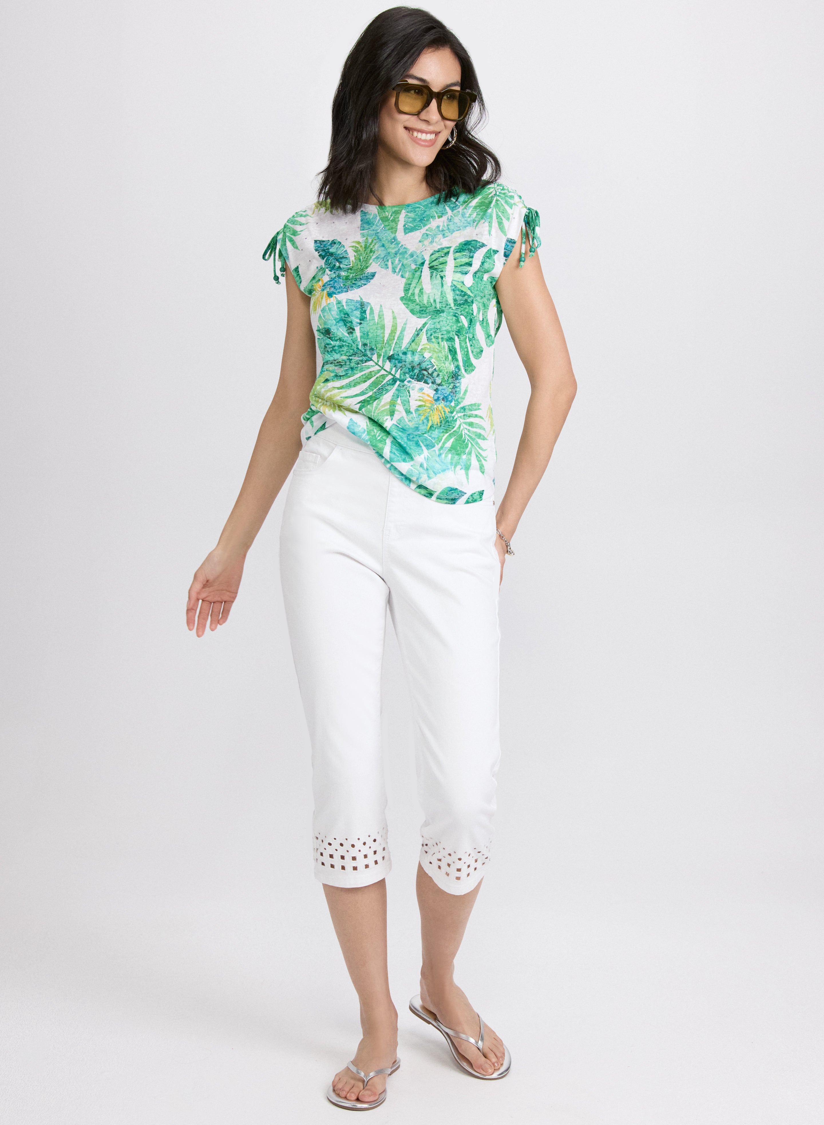 Embellished Palm Print T-Shirt for Women - Trendy Summer Casual Tee - Perfect for Beach Outings & Vacation Wear