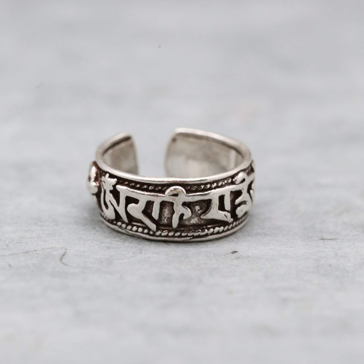 Adjustable Om Mani Ring - Tibetan Buddhist Meditation Jewelry for Men & Women - Perfect for Yoga, Meditation & Spiritual Healing