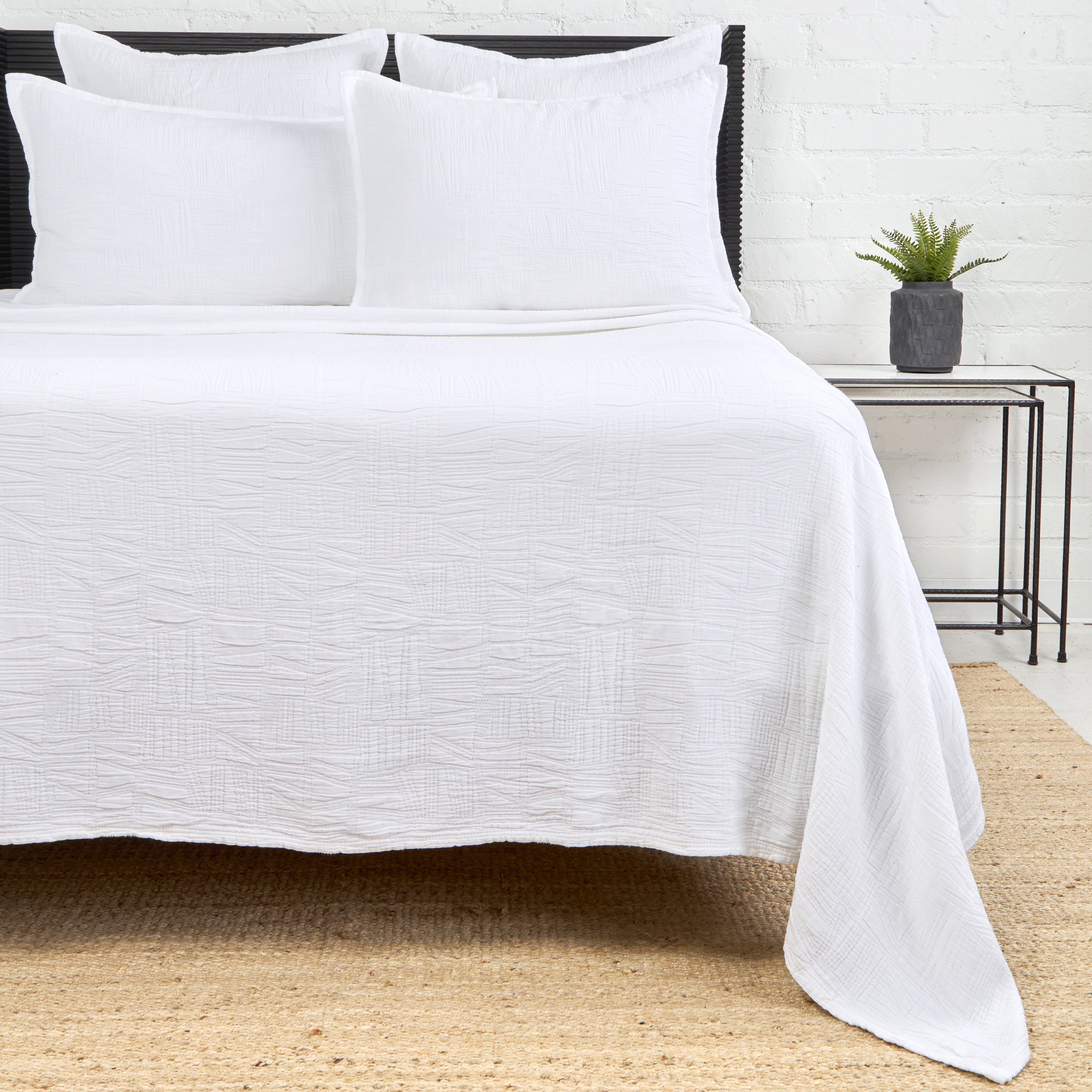 Luxury Harbour Matelasse Quilted Bedspread - Soft & Elegant Coverlet for Bedroom Decor - Perfect for Master Bedroom, Guest Room, or Hotel Use