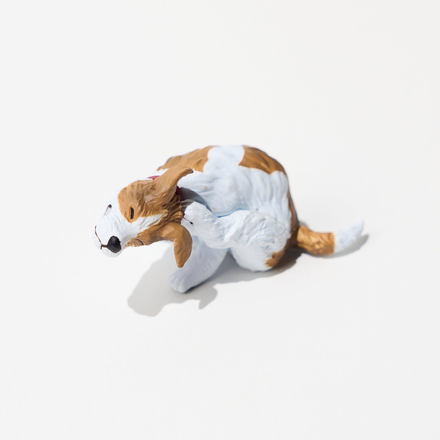Itchy Dogs Gacha Capsule Toys - Cute Collectible Pet Figures for Dog Lovers - Perfect for Home Decor, Office Display, and Gift Giving