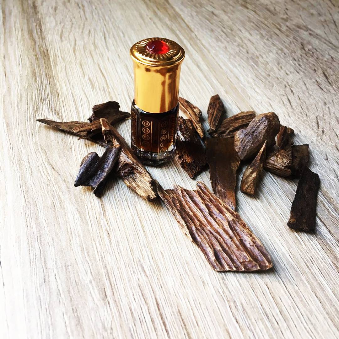 Premium Burmese Super Royal King 25-Year-Old Aged Oud Agarwood Oil - Grade A+ for Meditation, Aromatherapy & Luxury Perfume Making