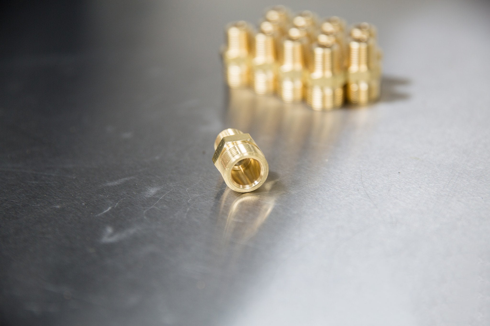 Brass M22 Male (14mm) to 3/8 Male NPT Twist & Seal Adapter Fitting - Perfect for Hydraulic, Pneumatic & Plumbing Systems