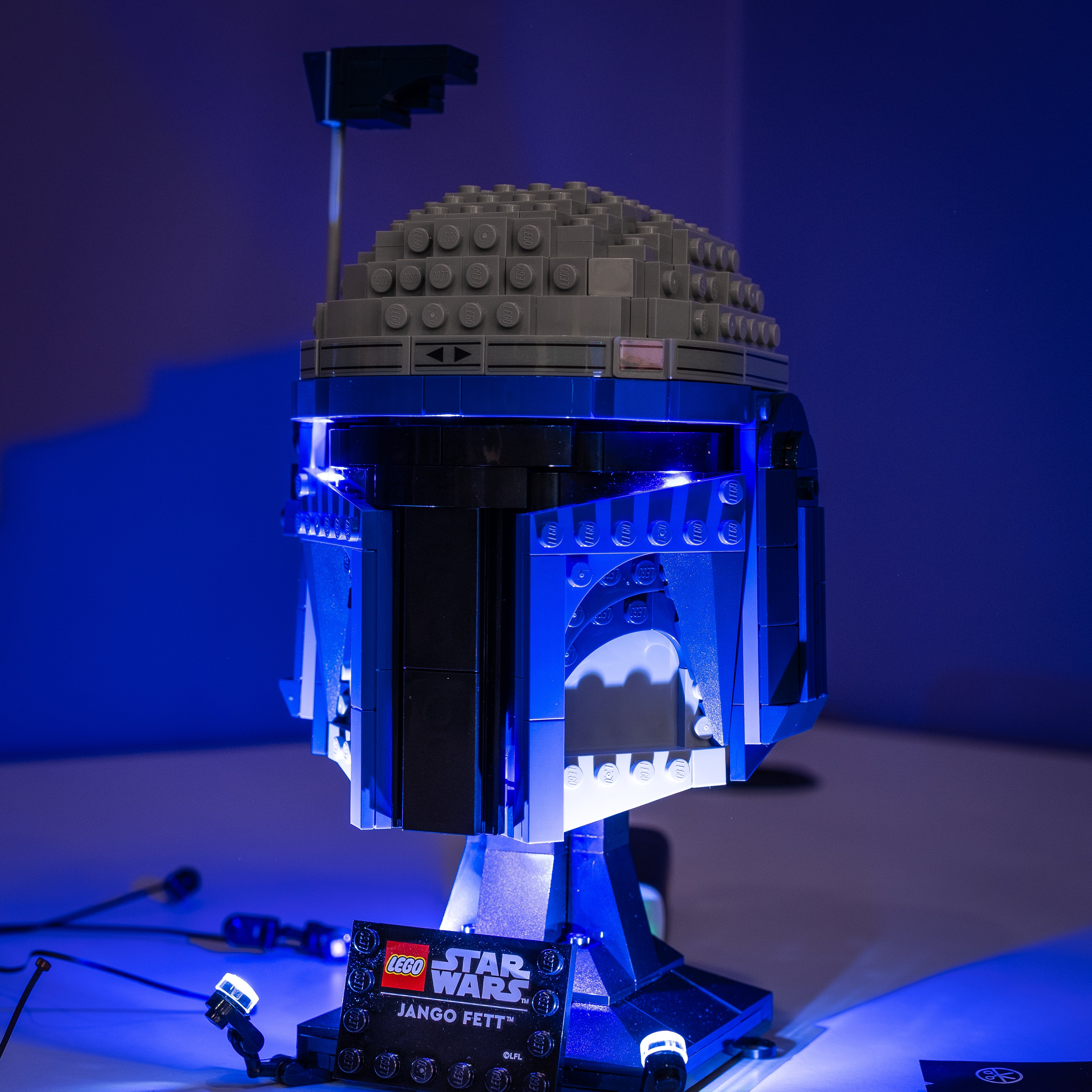 LEGO® Jango Fett™ Helmet #75408 DIY Building Kit with Light - Star Wars Collectible for Adults & Kids - Perfect for Display, Cosplay & Gift Giving