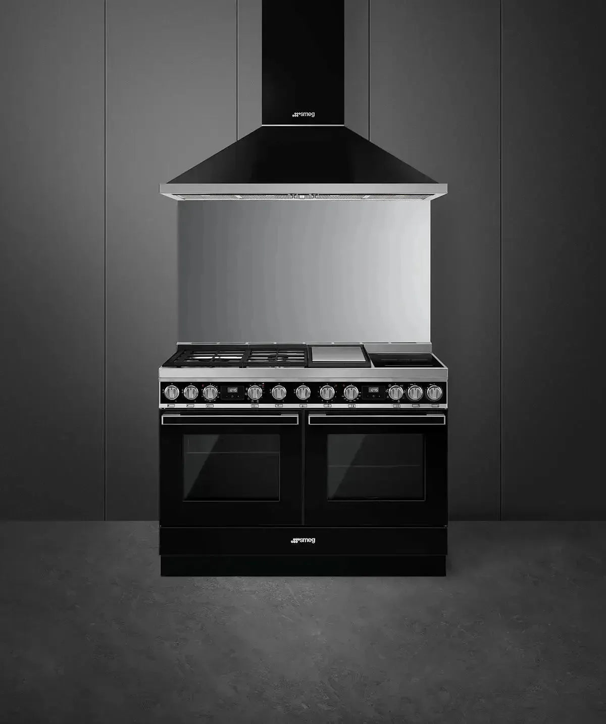 Smeg 120cm Portofino Multifunction Dual Fuel Range Cooker in Black - Professional Gas & Electric Oven for Modern Kitchens