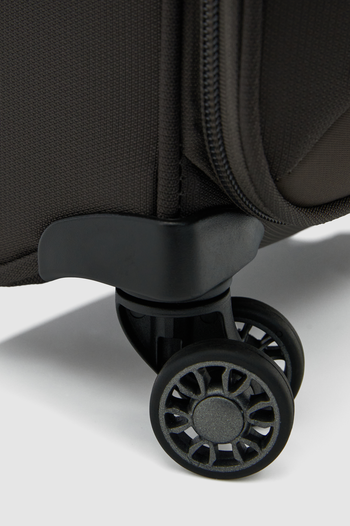 73Hours 55cm Carry On Luggage Suitcase - Lightweight & Durable for Air Travel, Business Trips & Weekend Getaways
