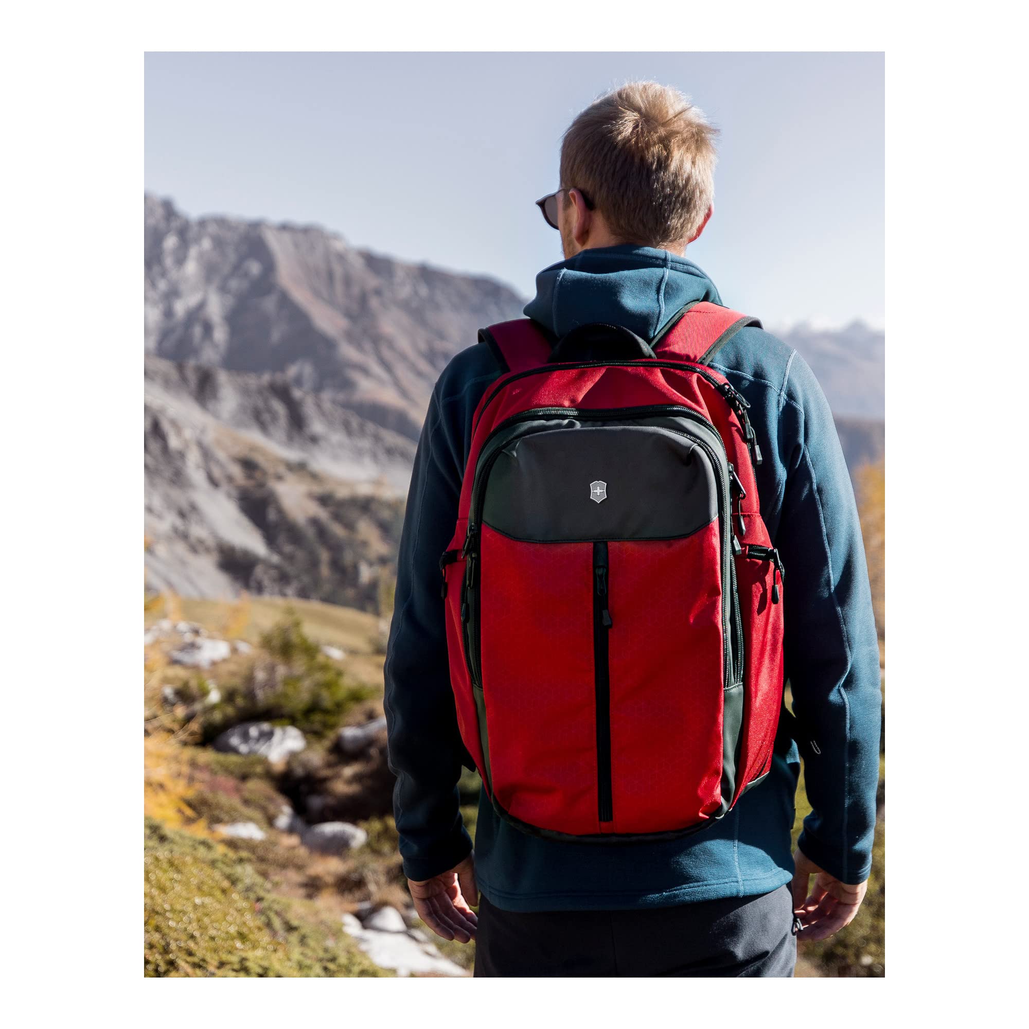 Victorinox Altmont Original Vertical-Zip 17