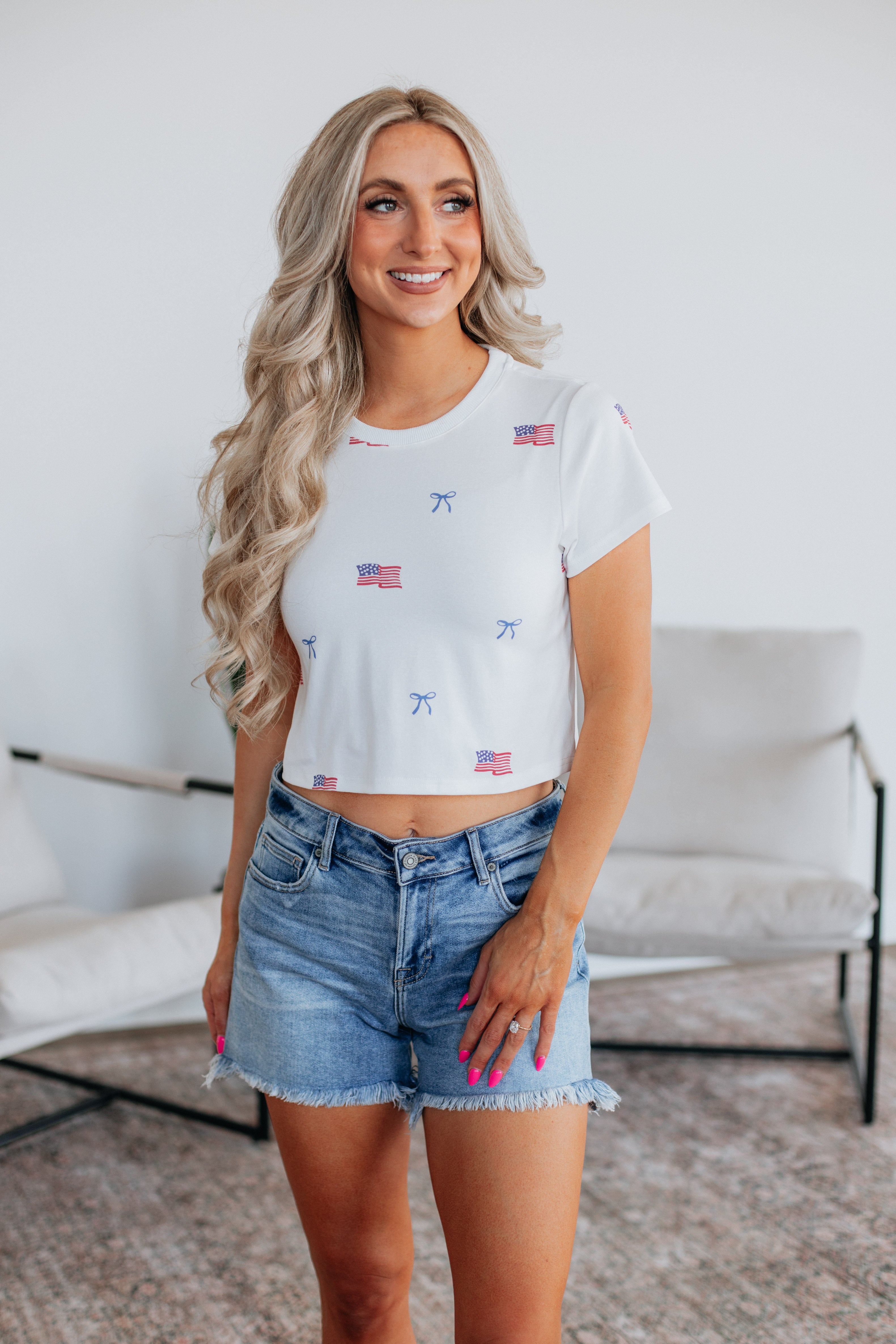 Stylish Bows & Stripes T-Shirt for Women - Trendy Casual Tee for Everyday Wear, Outfits & Layering