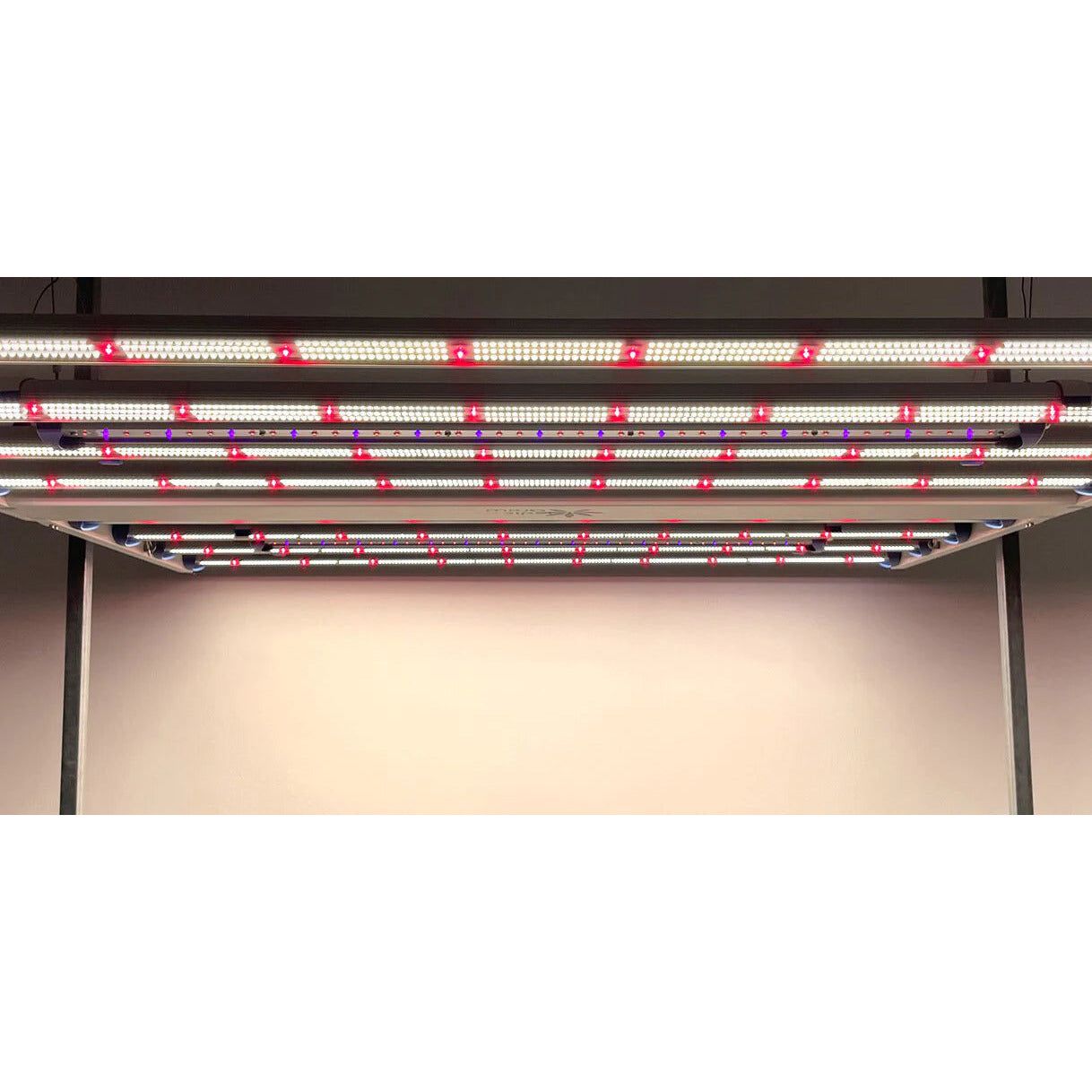 Medic Grow Spectrum X 880W Full Spectrum LED Grow Light for Indoor Plants - Hydroponic Greenhouse & Home Gardening Lighting Solution