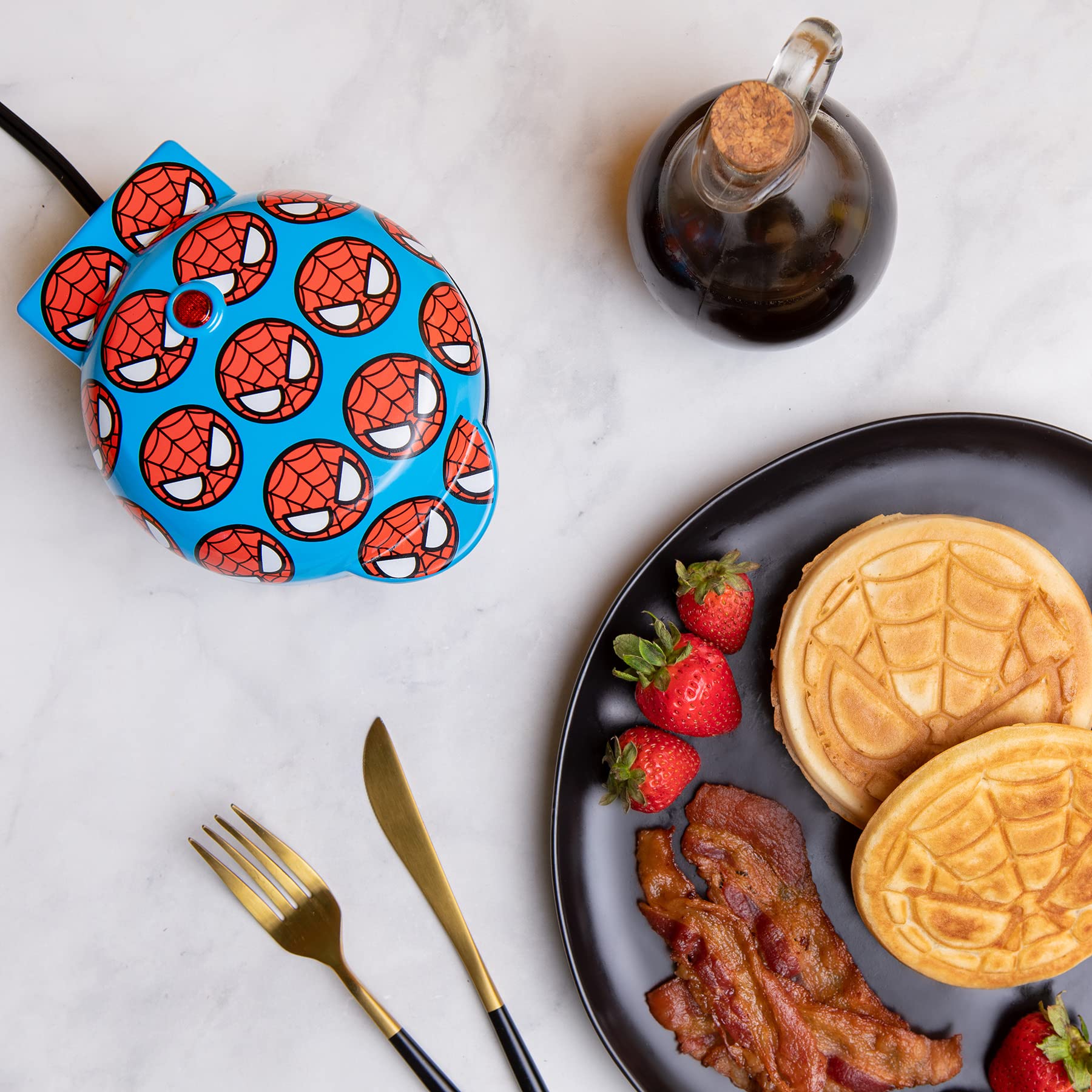 Uncanny Brands Marvel Spider-Man Mini Waffle Maker - Fun Superhero Waffle Iron for Kids & Adults - Perfect for Breakfast, Parties & Marvel-Themed Events