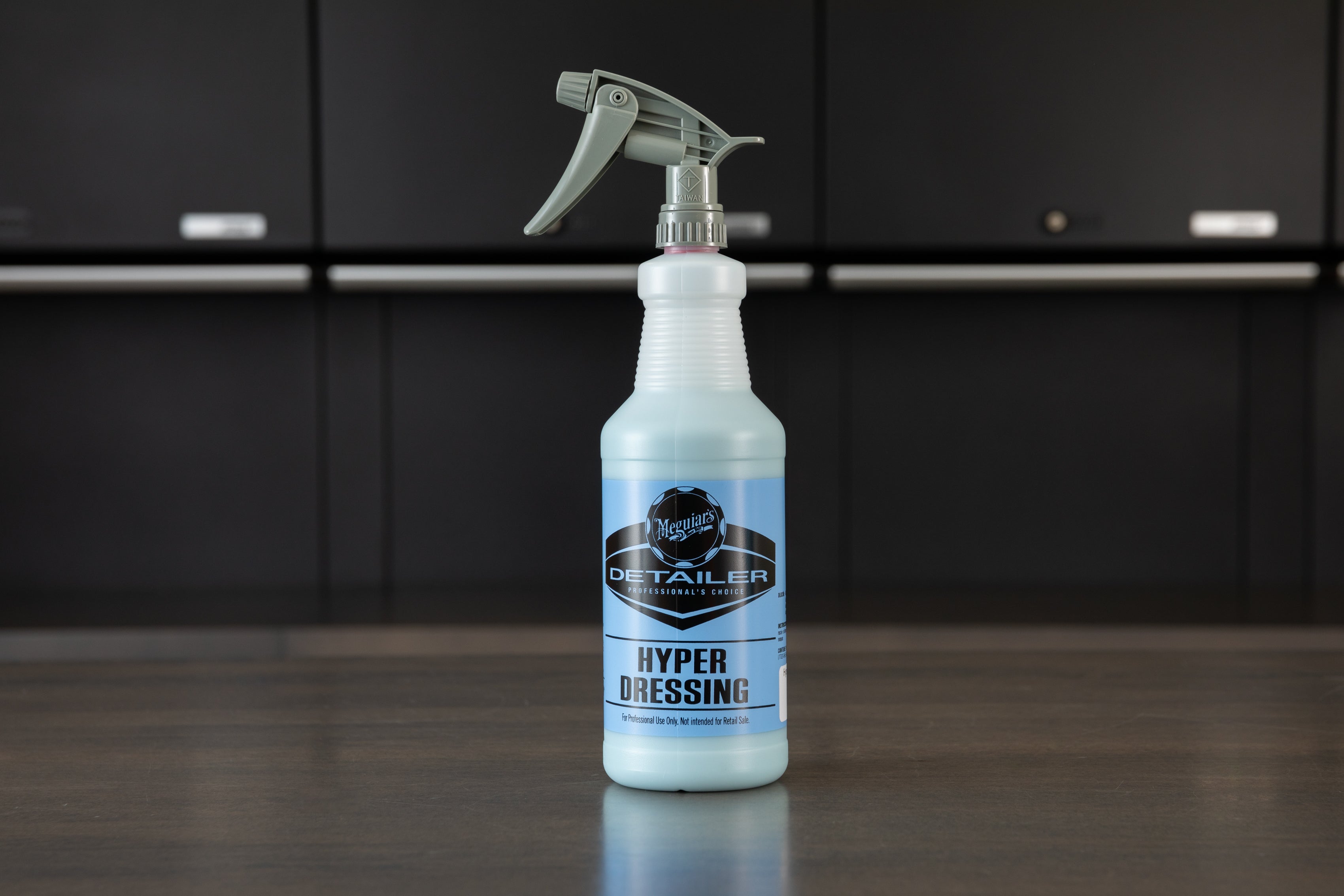 Meguiar's Hyper Dressing - Premium Car Detailing Spray for Tires, Trim & Engine - Perfect for Car Shows & Daily Vehicle Maintenance