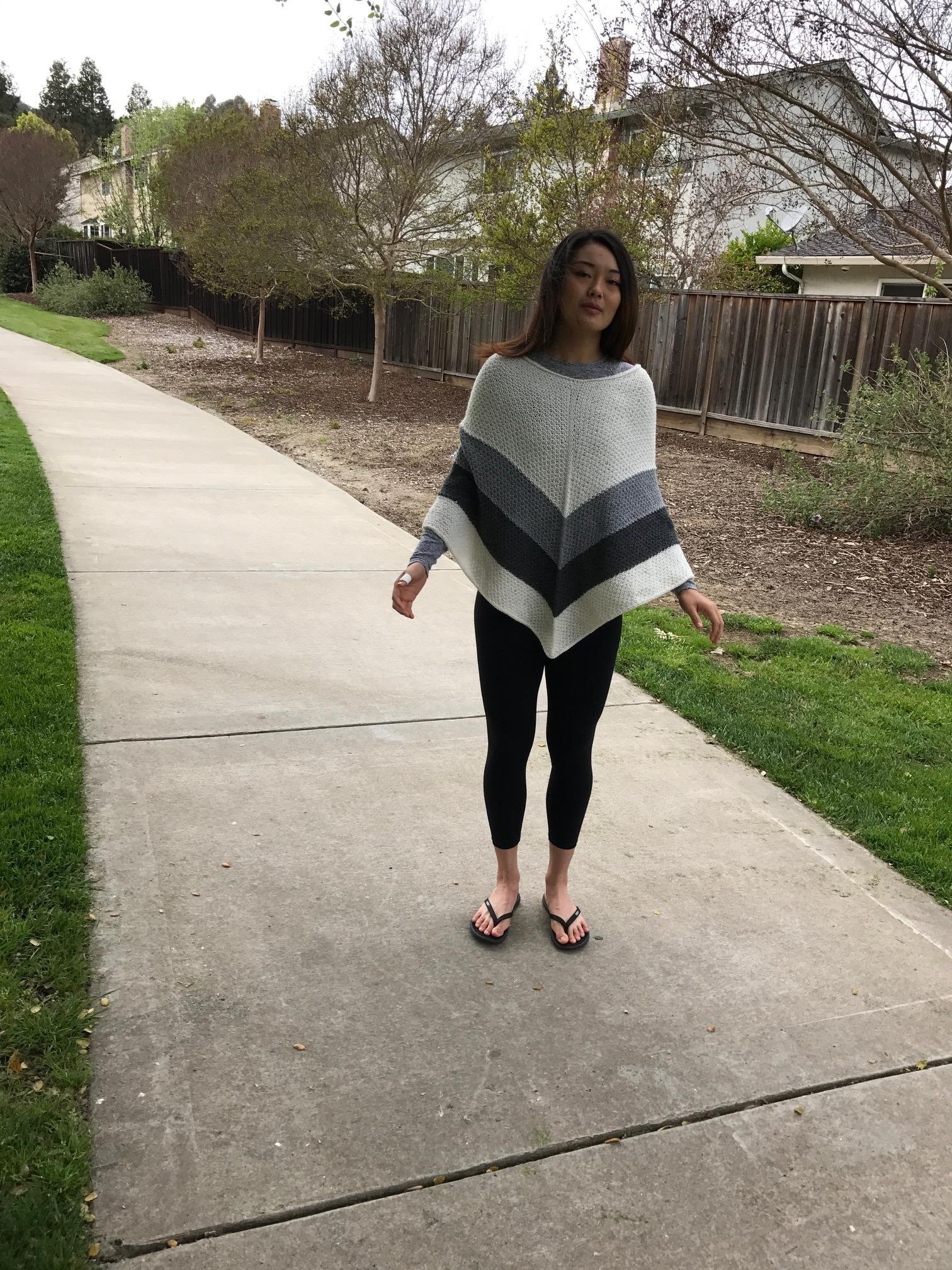 Cozy Women's Knit Poncho - Soft & Stylish Fall Winter Wrap - Perfect for Layering, Outdoor Activities & Casual Wear