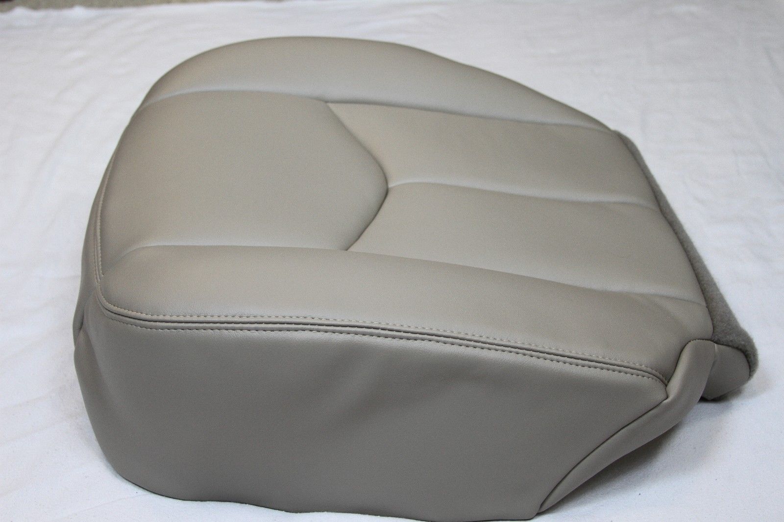 2003-2006 Chevy Tahoe & Suburban Genuine Synthetic Leather Seat Cover - Tan Color #522 - Perfect for Road Trips & Daily Commuting