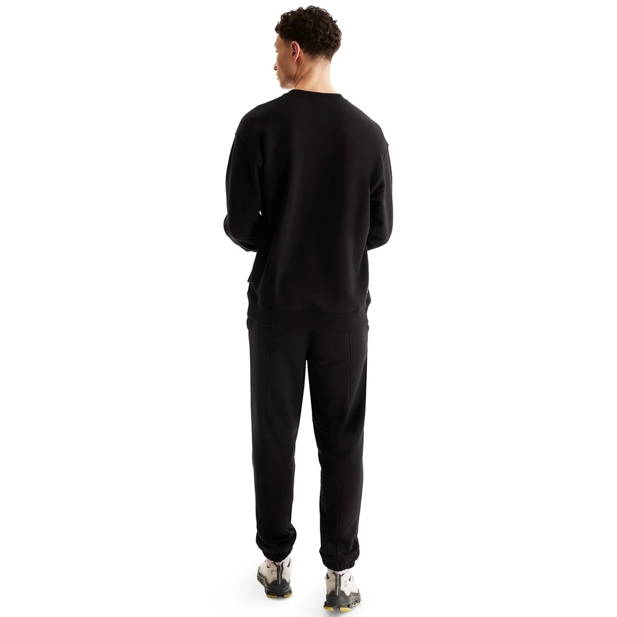 On Running Club Crew Black Sweatshirt - Men's Athletic Pullover Hoodie for Running & Gym Workouts - Comfortable Casual Streetwear for Outdoor Activities