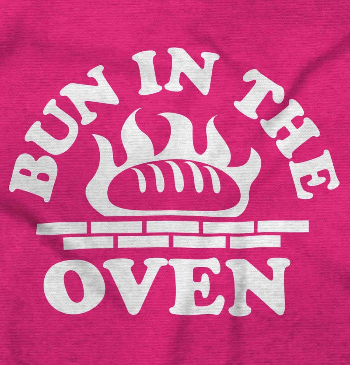 Funny Maternity T-Shirt for Women - 'Bun in The Oven' Pregnancy Tee - Comfortable & Cute Prenatal Shirt for Expecting Moms - Perfect for Baby Showers, Gender Reveals & Maternity Photos