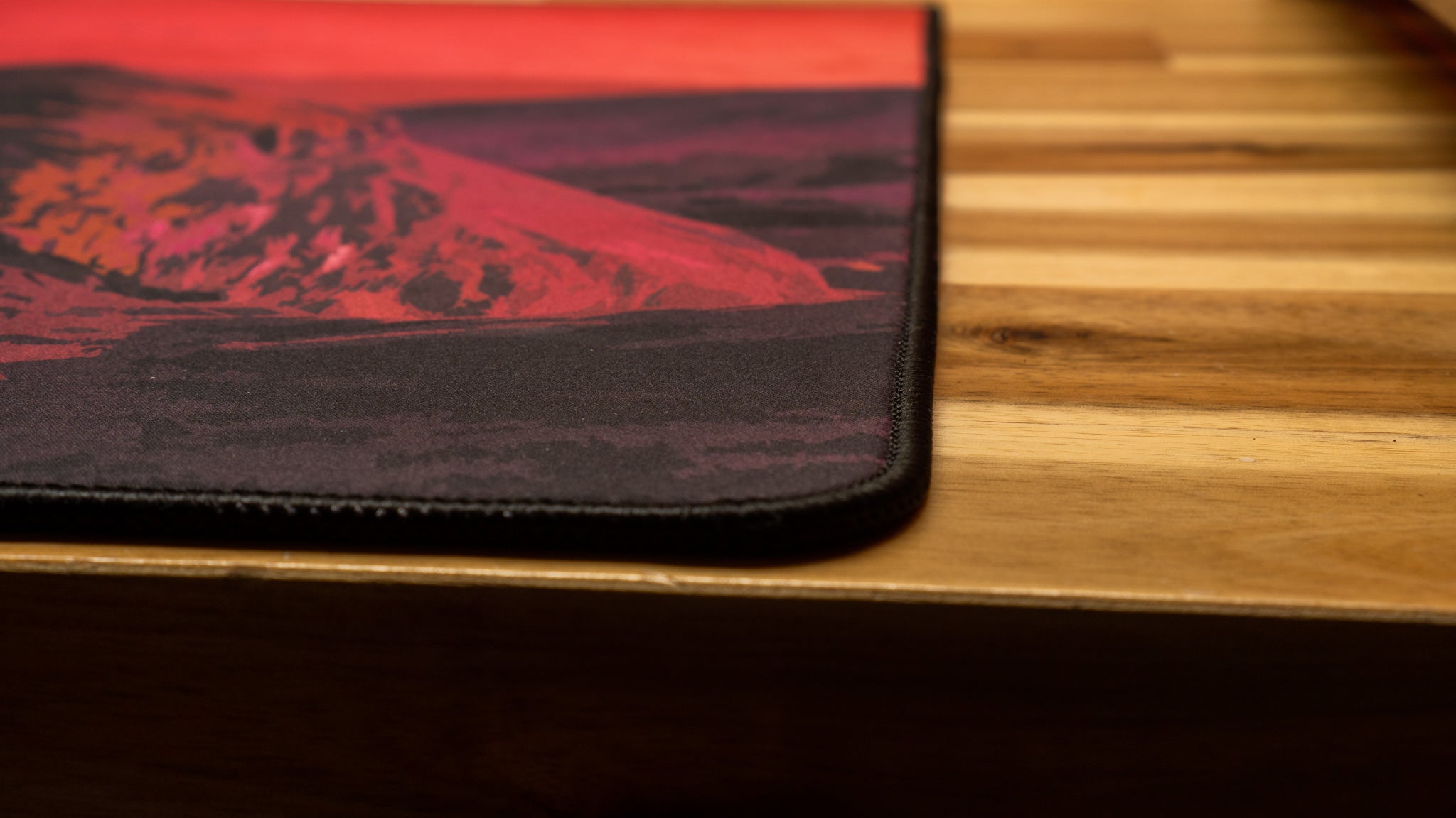 Retrowave Gaming Desk Mat - Outrun Redwave Design for PC & Console Gamers - Perfect for Gaming Setup, Office & Home Workspace