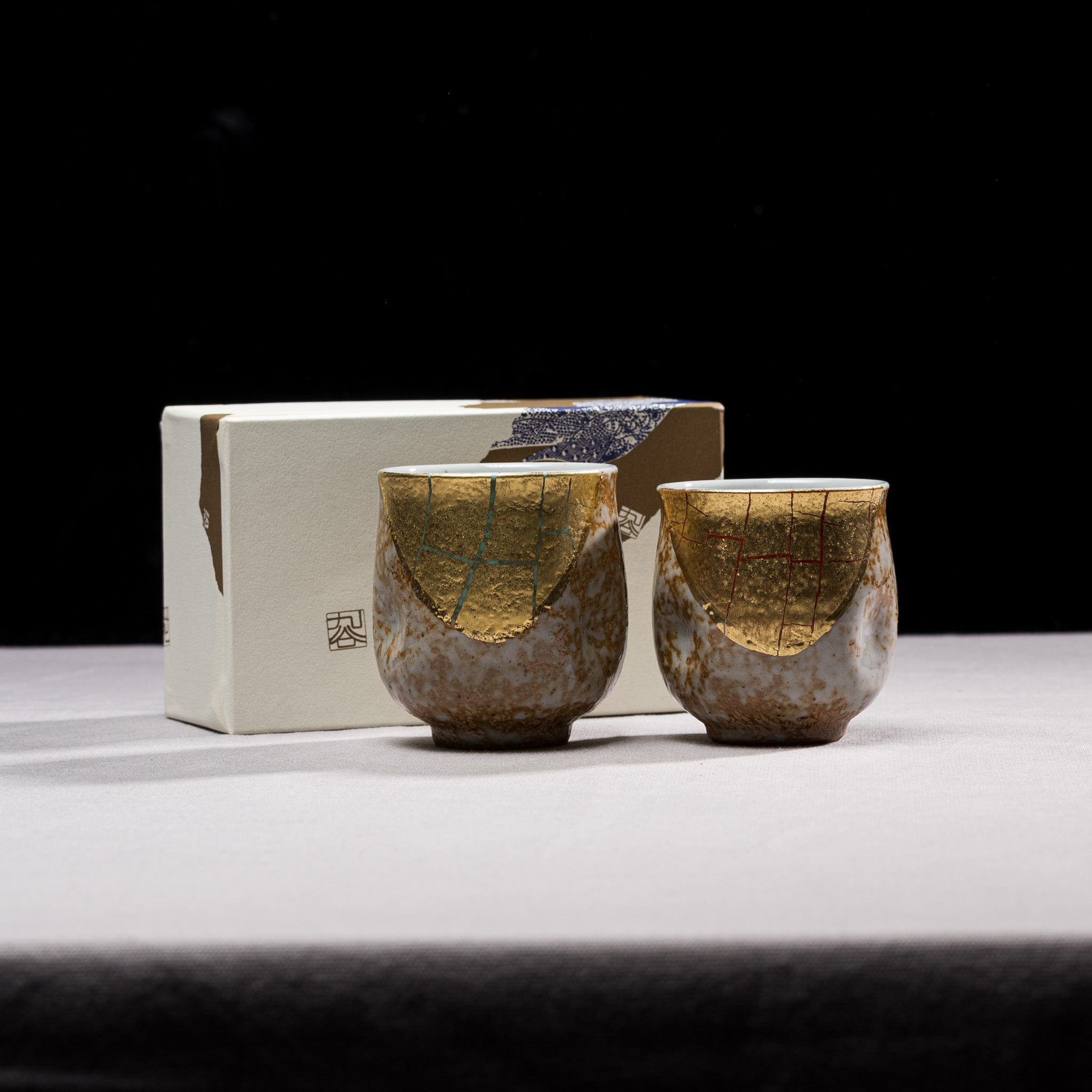 Premium Kutani Ware Gold Leaf Yunomi Tea Cups - Handcrafted Japanese Ceramic Pair for Matcha & Green Tea - Perfect Gift for Tea Lovers & Home Decor