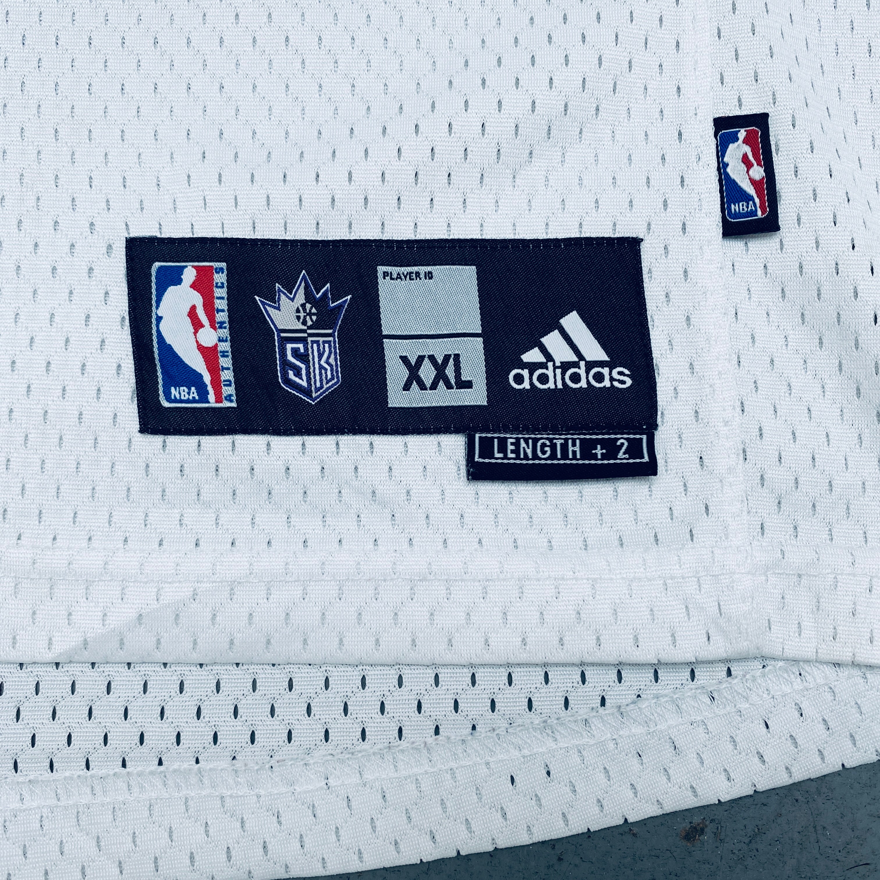 Sacramento Kings Tyreke Evans 2009-10 Rookie White Stitched NBA Jersey XXL - Authentic Adidas Basketball Jersey for Fans, Collectors & Game Day Outfits