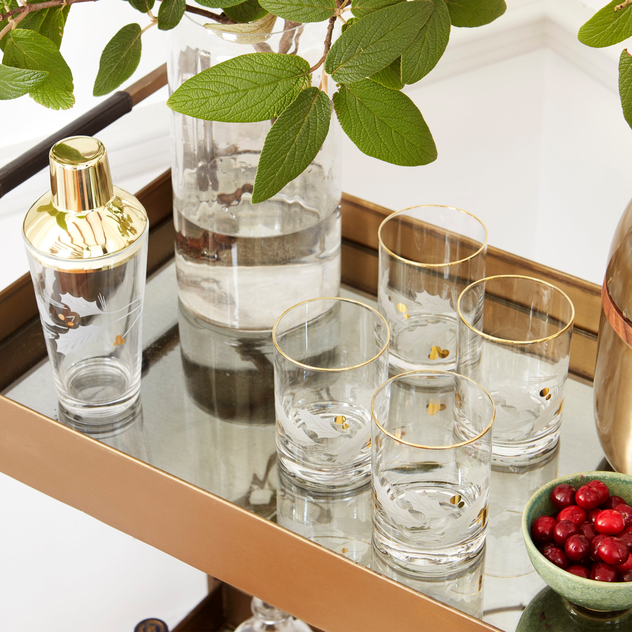 Premium Gold Pitcher for Holiday Entertaining - Elegant Glass Pitcher for Cocktails, Lemonade & Iced Tea - Perfect for Parties, Weddings & Home Decor
