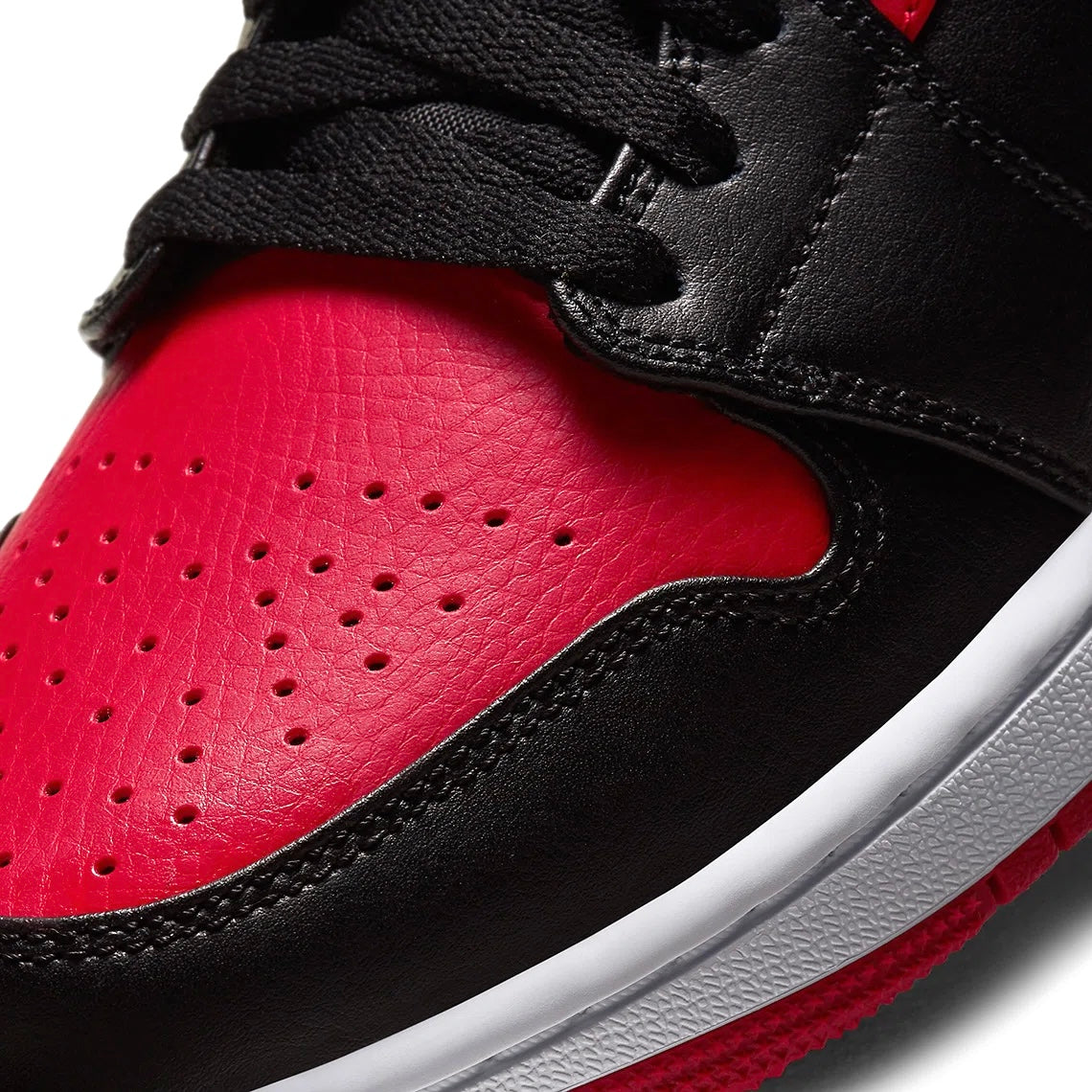 Air Jordan 1 Mid GS Bred Banned Black Gym Red Basketball Shoes 2020 - Perfect for Streetwear Fashion & Gym Training