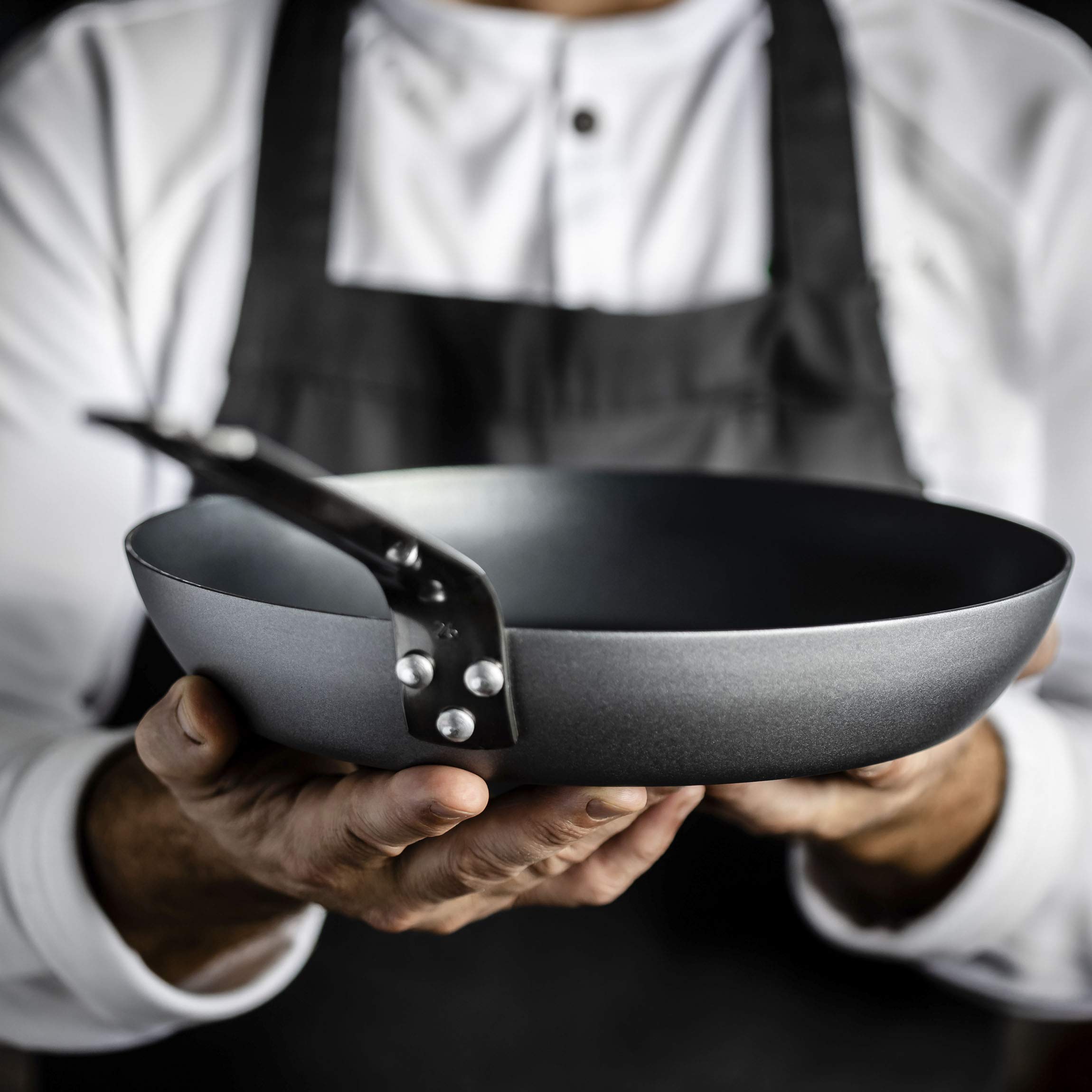 Non-Stick Iron Frying Pan 26cm - Grey Skillet for Sauteing, Frying & Cooking - Perfect for Home Kitchen, Camping & Outdoor Use