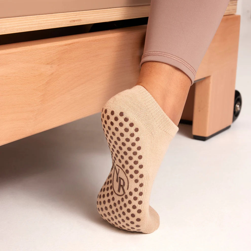 Non-Slip Grip Socks for Yoga, Pilates & Barre - Anti-Skid Workout Socks with Traction for Women & Men - Perfect for Dance, Gym & Home Exercise