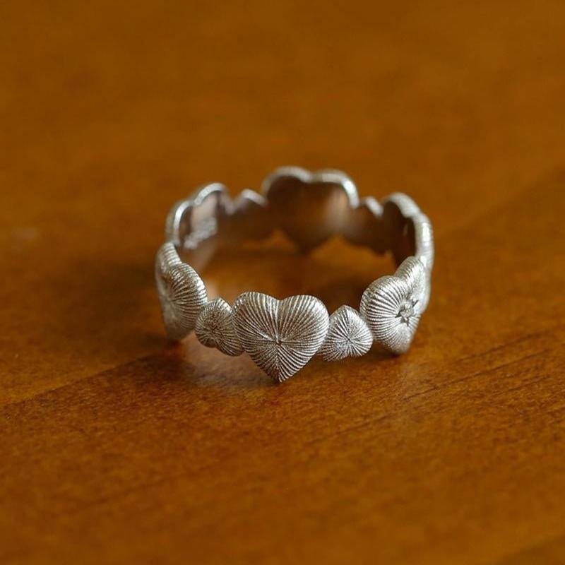 Engraved Heart Cluster Zirconia Ring - Elegant Cubic Zirconia Jewelry for Women, Perfect for Valentine's Day, Anniversary & Romantic Gifts