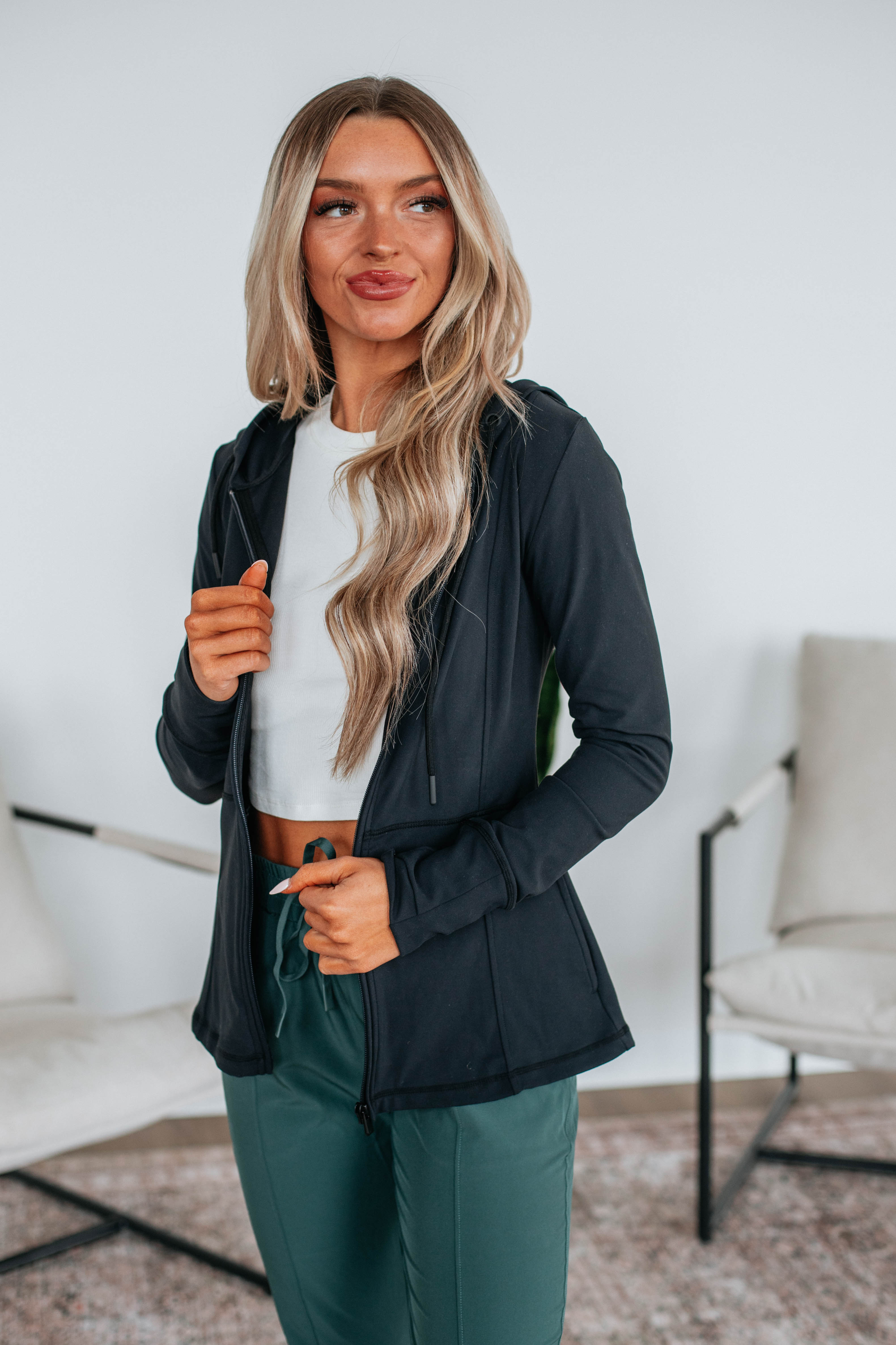 Premium Crystal Active Jacket for Women & Men - Lightweight, Breathable, Water-Resistant Black Running Jacket - Perfect for Outdoor Workouts, Hiking & Gym Training