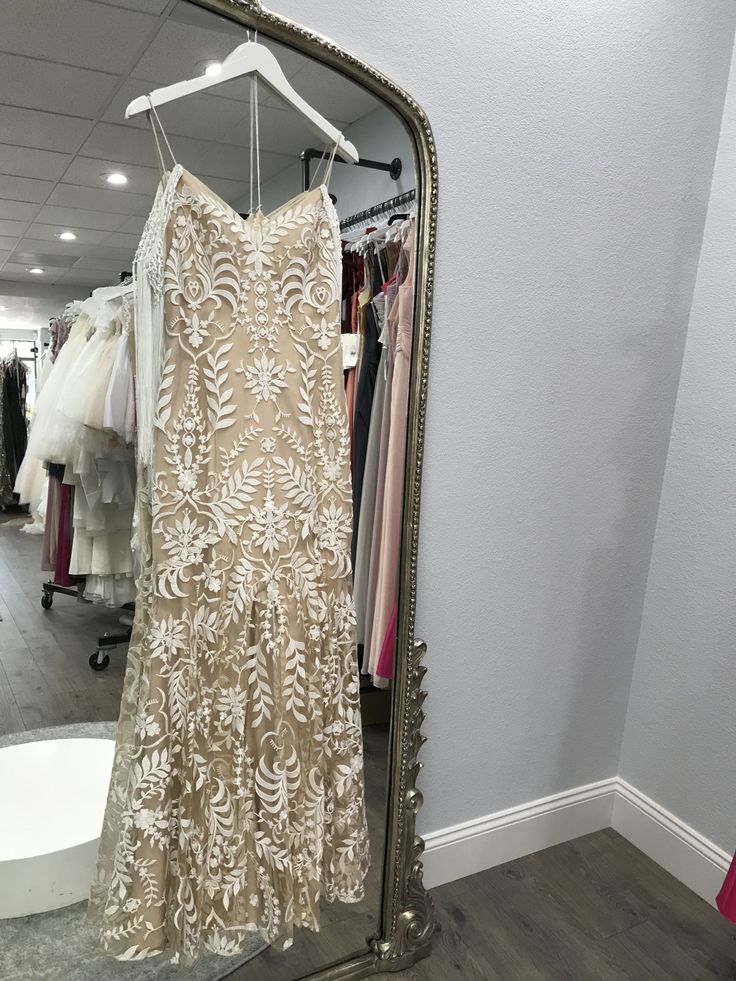 Willowby by Watters Dakota Wedding Gown - Elegant Lace Bridal Dress for Beach, Garden & Outdoor Ceremonies