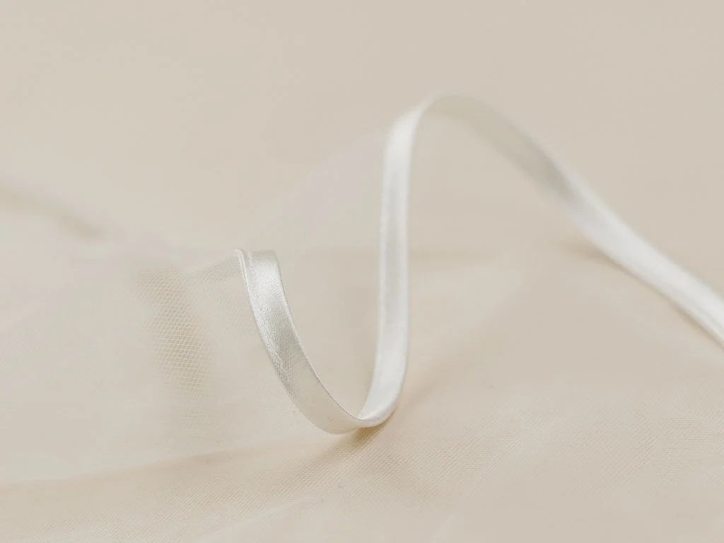 Elegant Snapdragon Single Tier Chapel Length Wedding Veil by Rainbow Club - Perfect for Bridal Ceremonies, Photos & Romantic Occasions