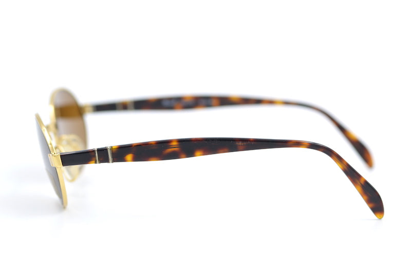 Persol South Sunglasses - Classic Italian Designer Shades for Men & Women - UV Protection & Polarized Lenses - Perfect for Driving, Travel & Outdoor Activities