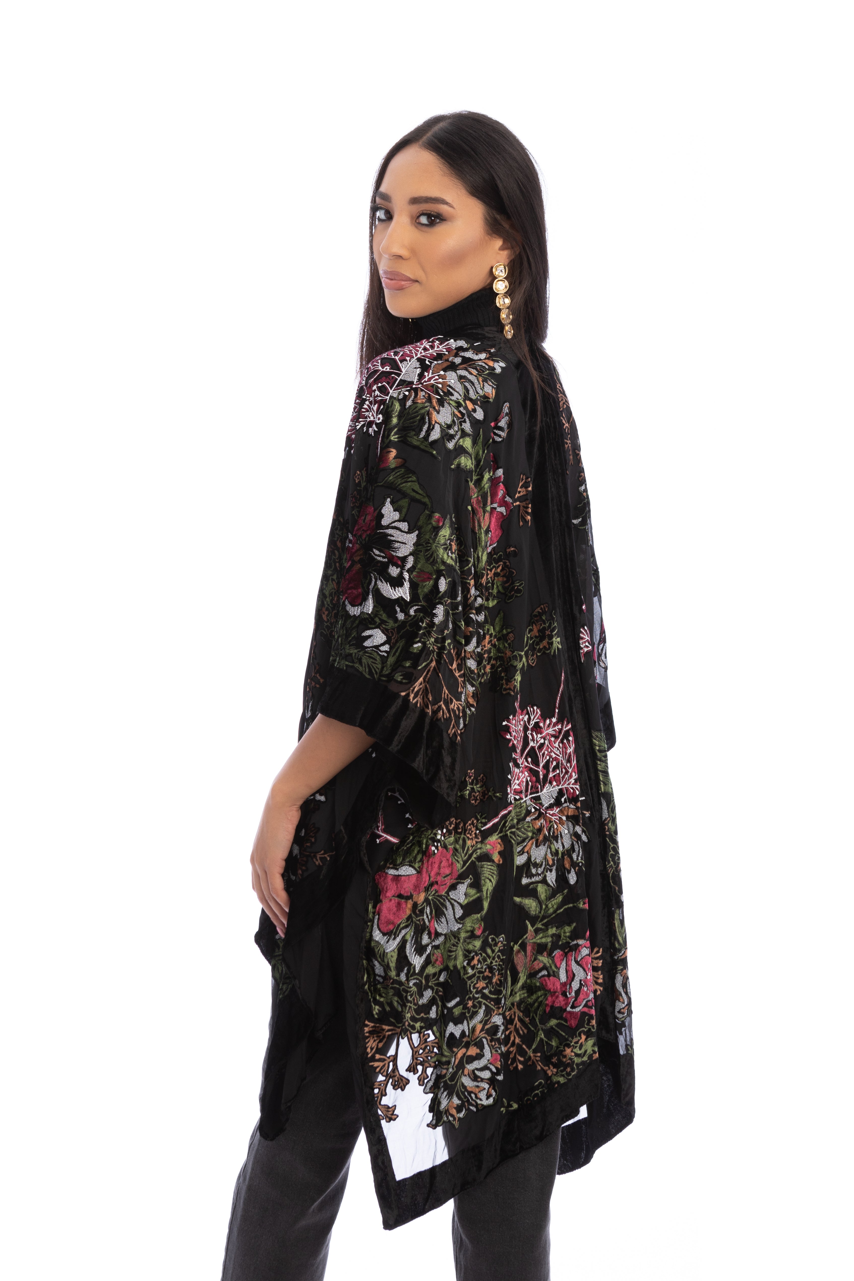 Luxury Black Velvet Kimono Robe for Women - Warm Winter Loungewear & Sleepwear - Perfect for Spa Nights, Relaxation, and Cozy Evenings at Home