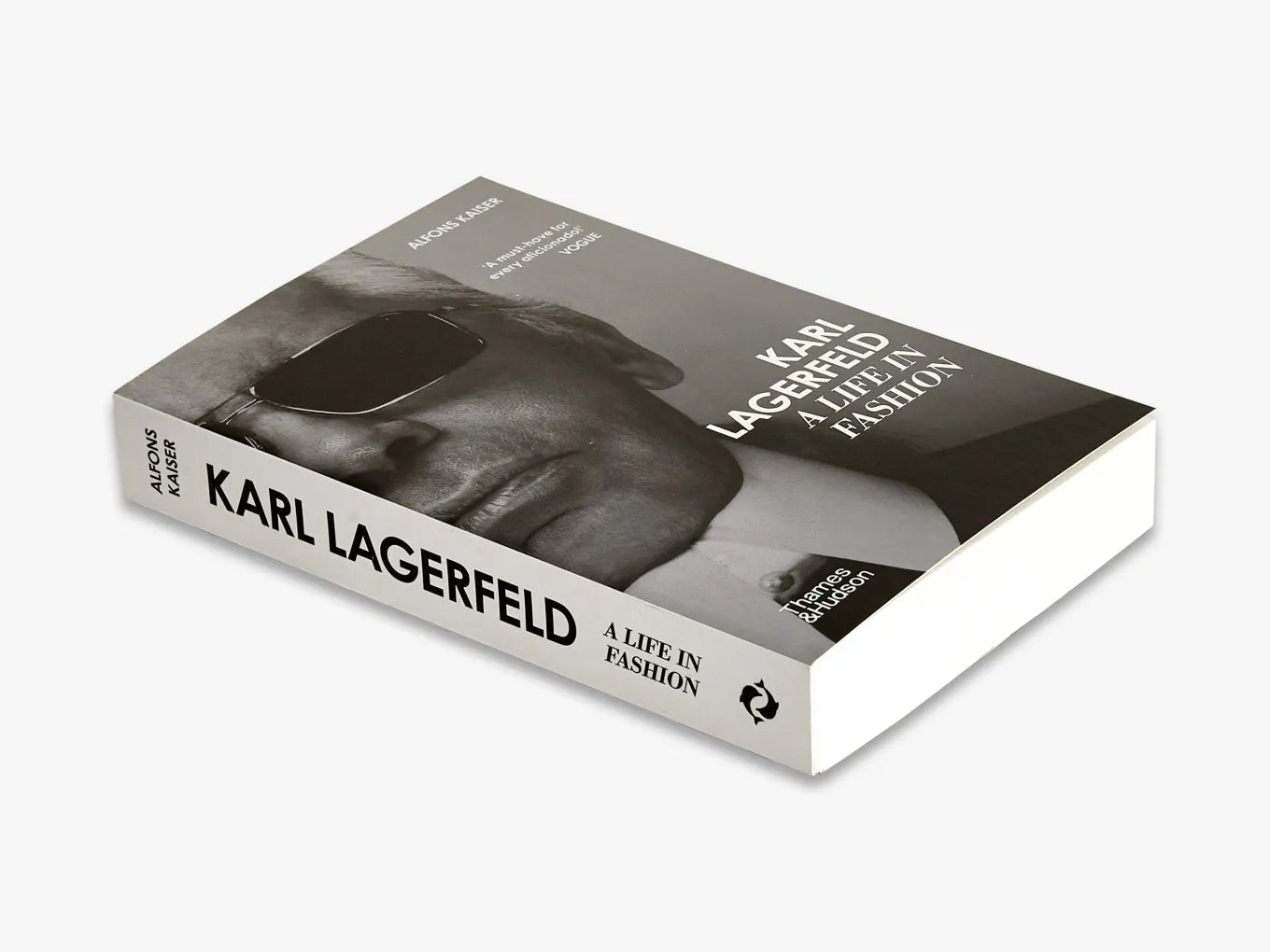 Karl Lagerfeld: A Life in Fashion - Biography of the Iconic Designer | Fashion History & Legacy | Perfect for Fashion Enthusiasts & Collectors