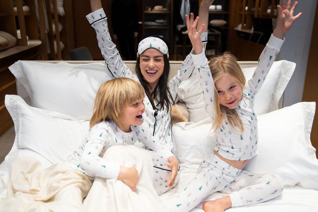 Kids' Ski-Themed Long Sleeve Pajama Set - Warm & Cozy Winter Sleepwear for Boys & Girls - Perfect for Bedtime, Lounging & Holiday Gifts