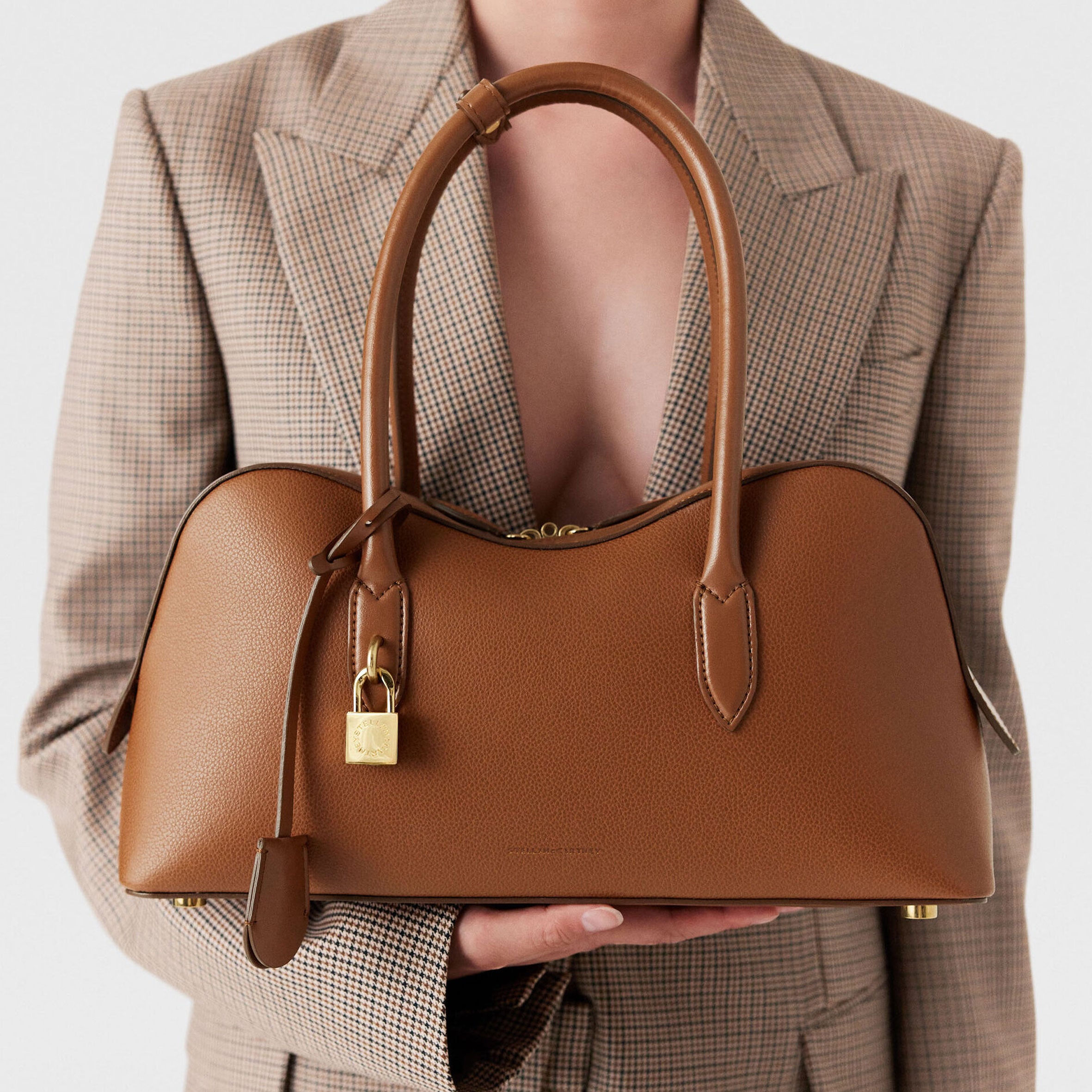 Ryder Shoulder Bag for Women & Men - Genuine Leather Crossbody Bag in Brandy Brown - Perfect for Travel, Work & Everyday Use