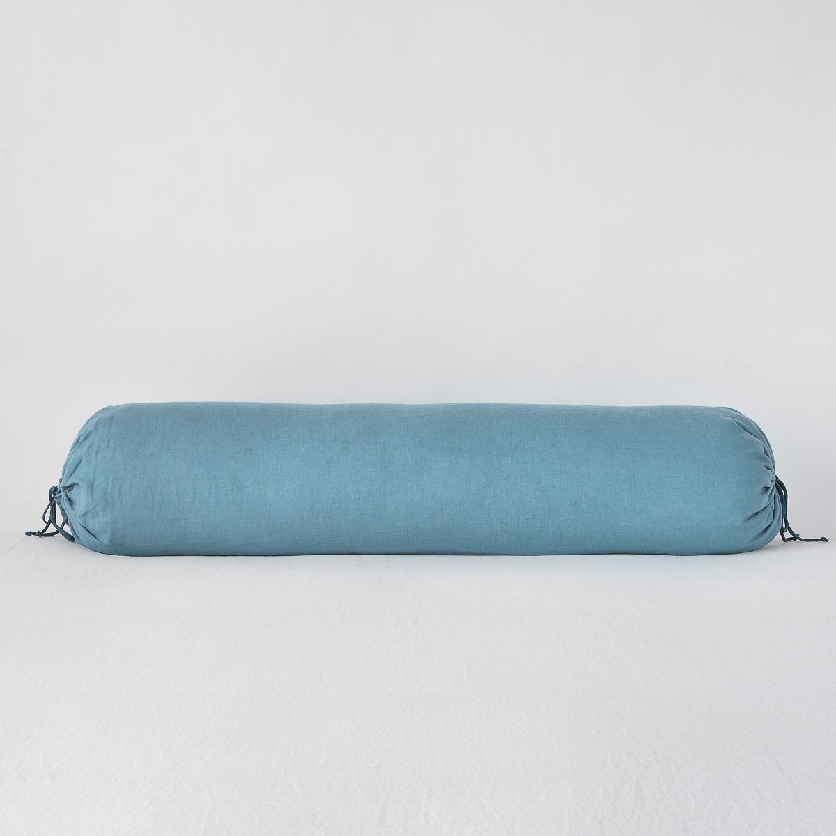 Soft & Breathable Linen Throw Pillow Cover - 18x18 Inches - Decorative Cushion for Sofa, Bed, Chair - Home Decor & Cozy Living Room Accessories