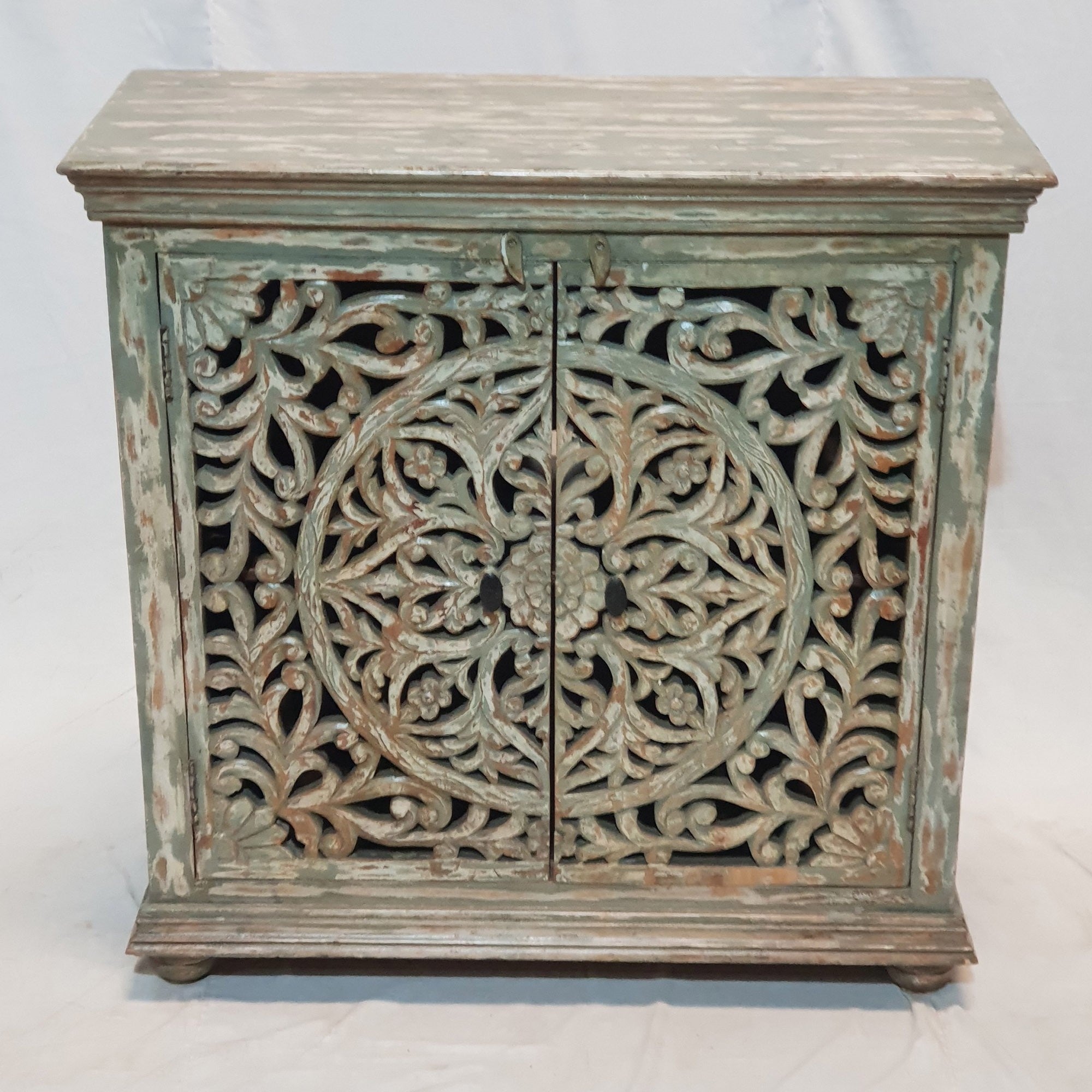 Hand Carved French Style Buffet Sideboard with Grey Wash Finish - 90x40x90cm Rustic Dining Room Storage Cabinet for Kitchen, Living Room & Entryway