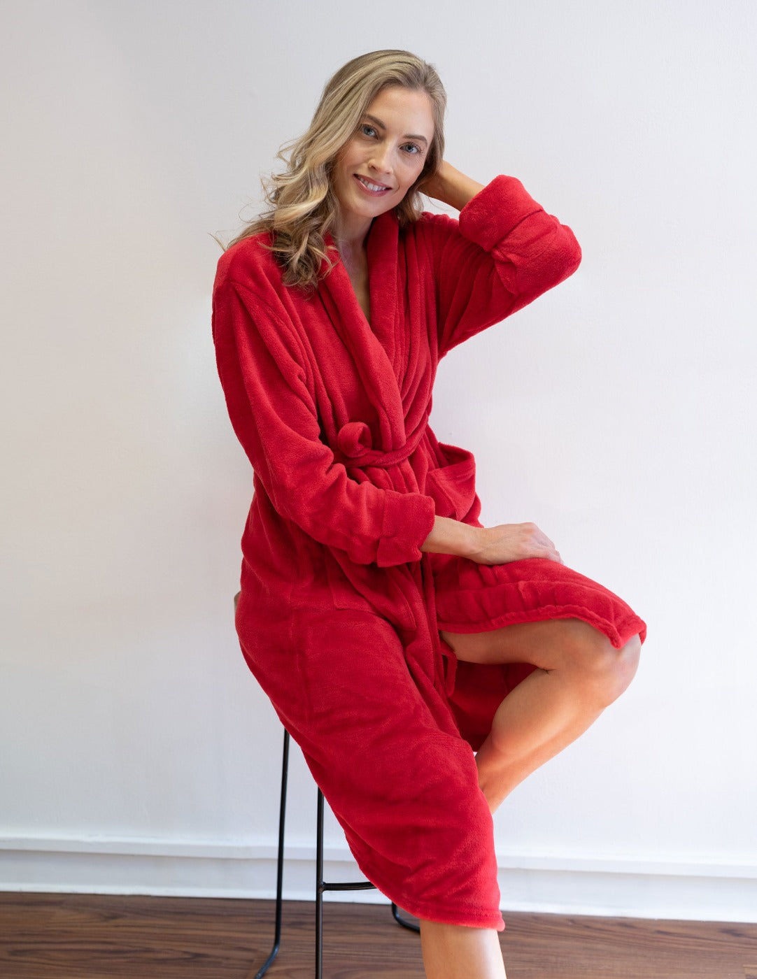 Soft Micro Fleece Bathrobe for Women - Cozy & Warm Winter Robe with Pockets - Perfect for Spa, Lounge & Relaxation at Home