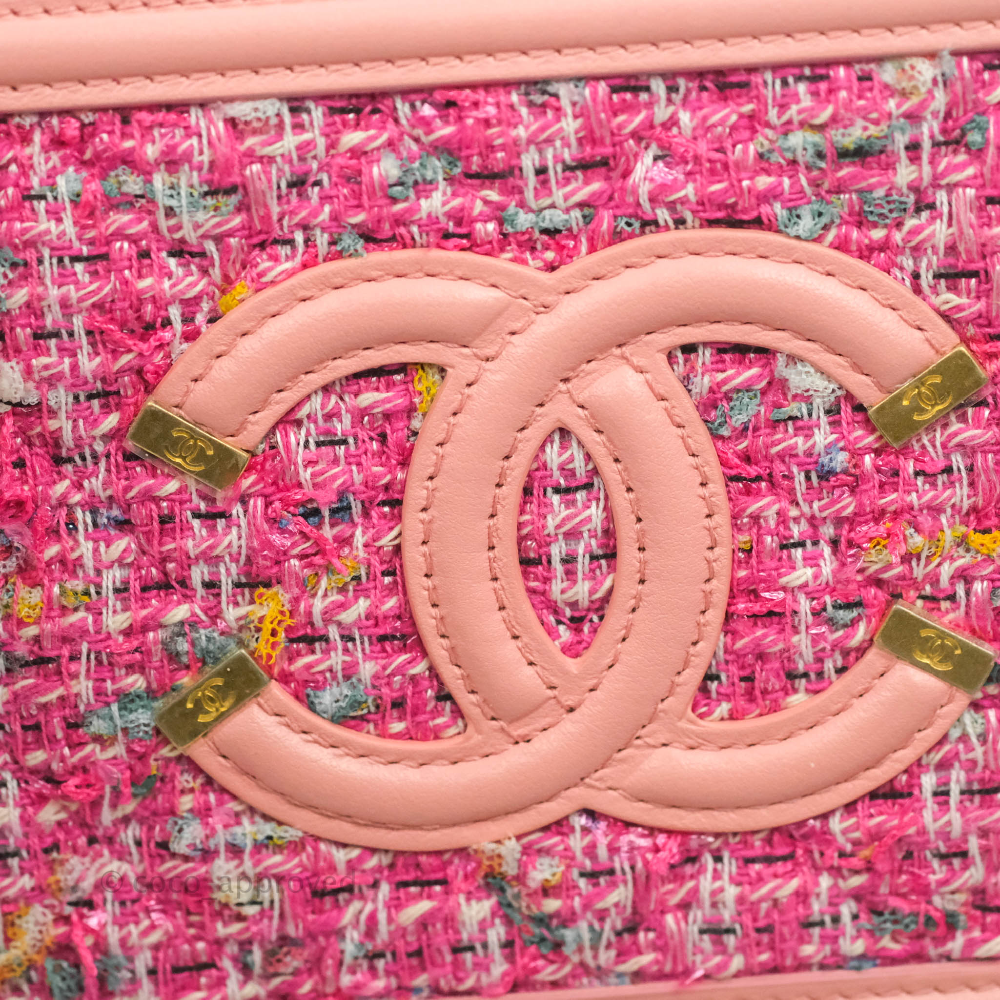 Chanel CC Filigree Vanity Clutch With Chain - Pink Tweed Crossbody Bag for Women | Luxury Designer Clutch Purse for Evening Parties, Weddings & Special Occasions