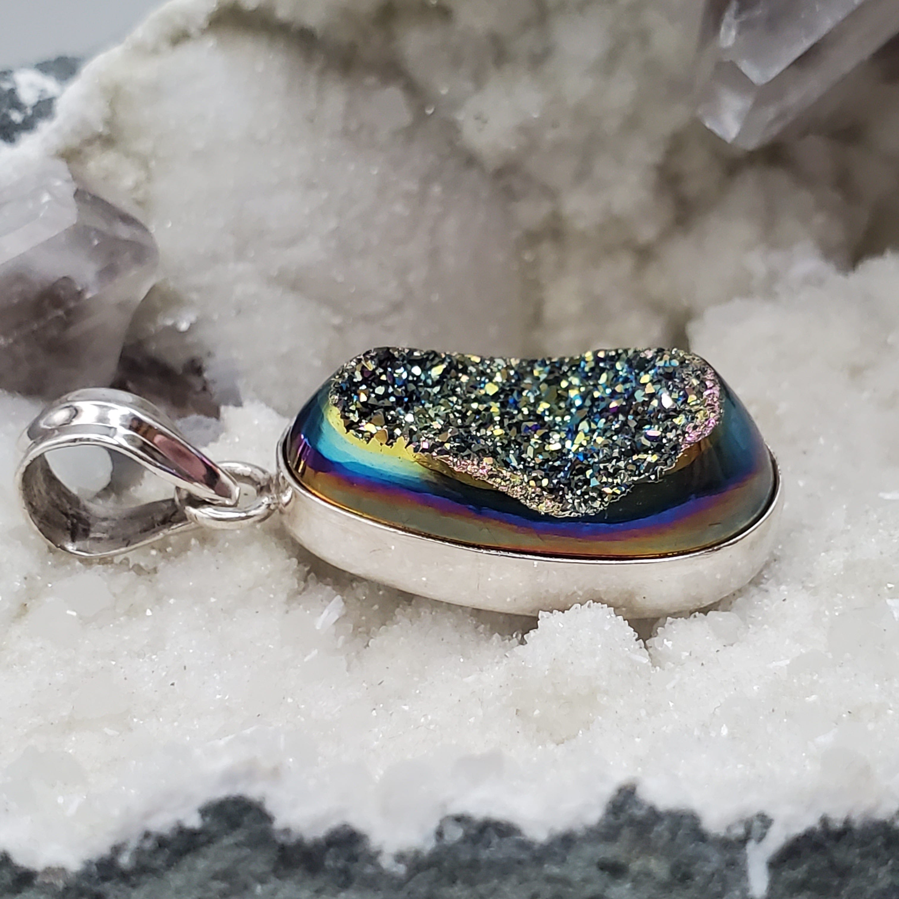 Natural Aura Druzy Crystal Pendant Necklace - Healing Stone Jewelry for Women, Spiritual Gift for Meditation & Energy Balancing